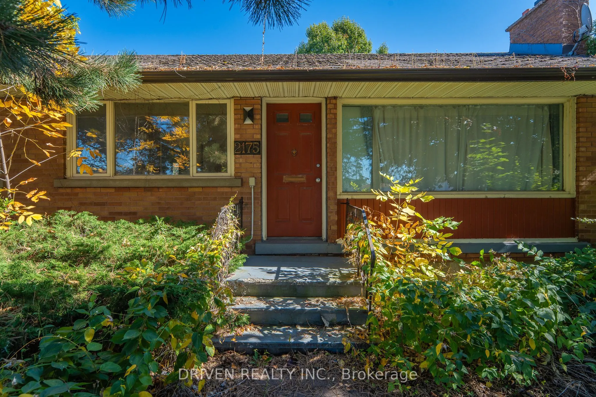 2175 St Laurent Boulevard