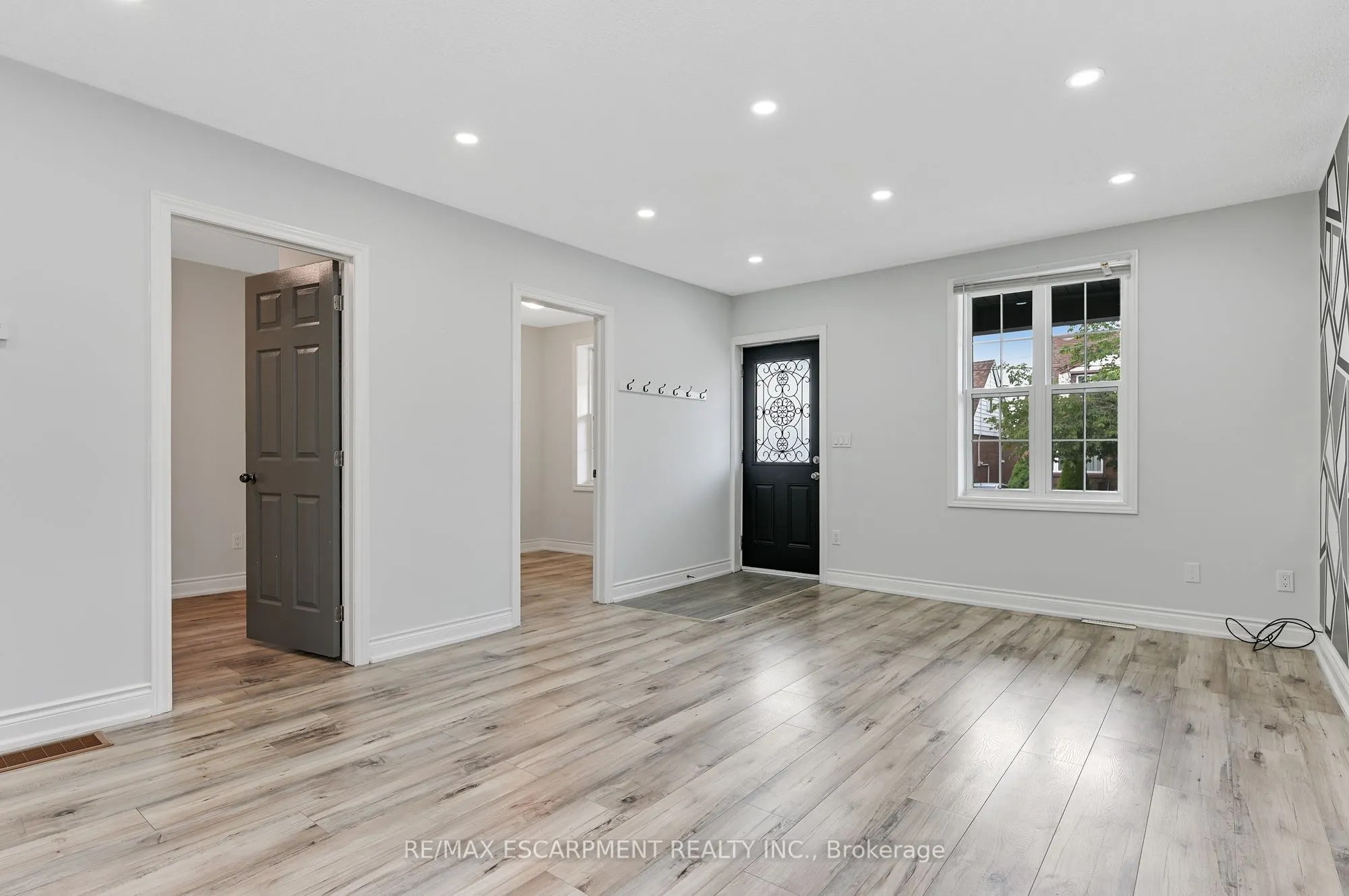 54 Craigmiller Avenue, #Upper