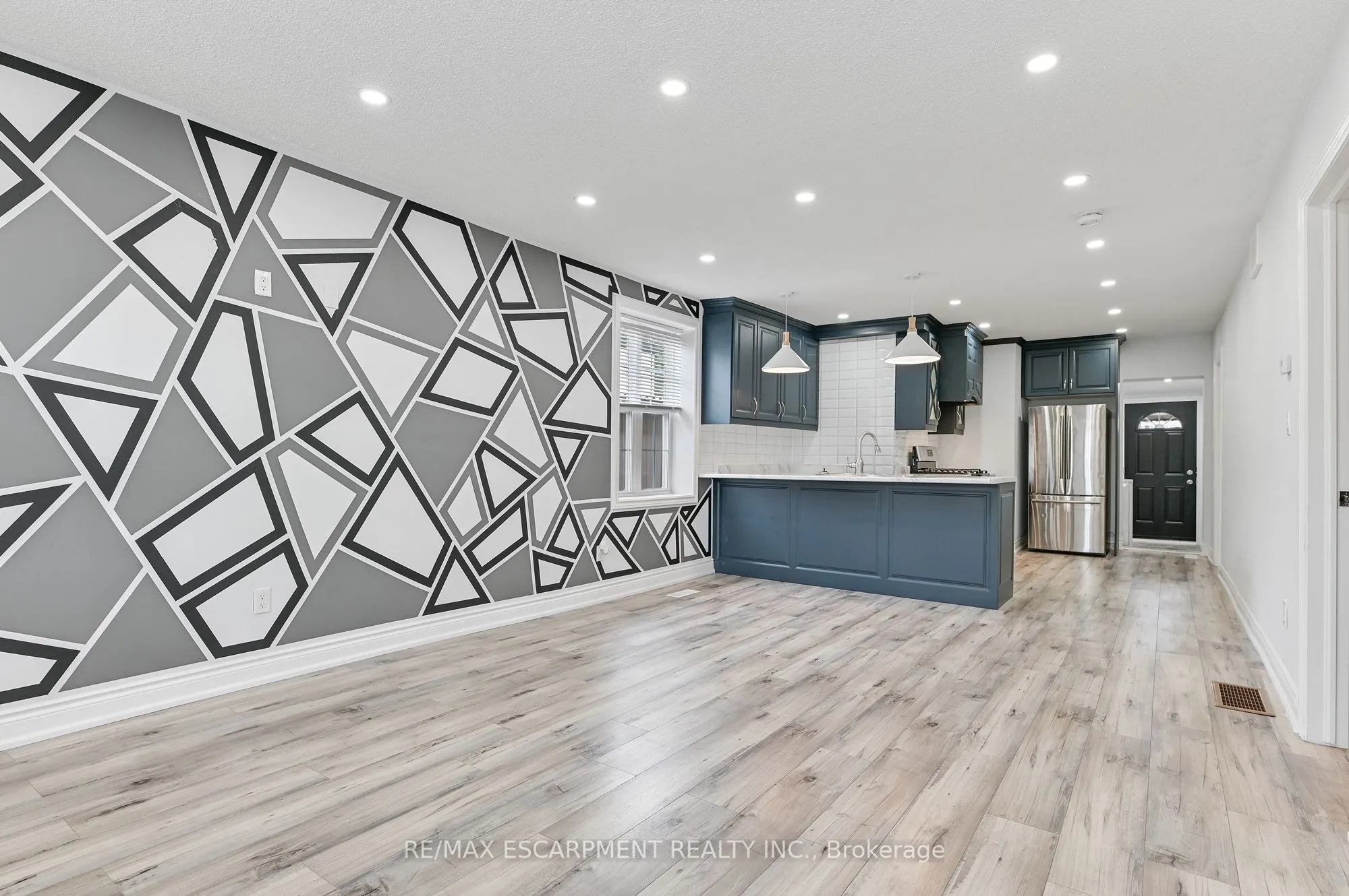 54 Craigmiller Avenue, #Upper
