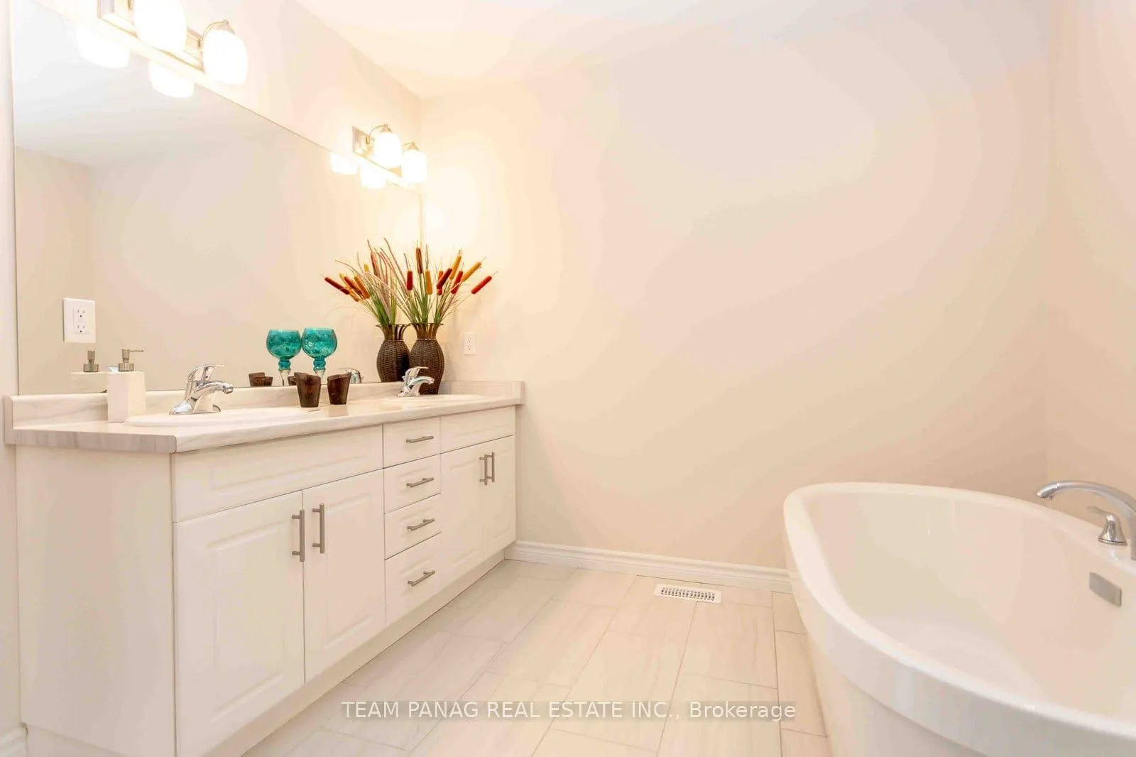 3400 CASTLE ROCK Place, #105