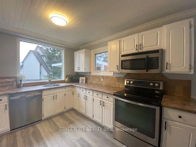 21 Eastman Avenue