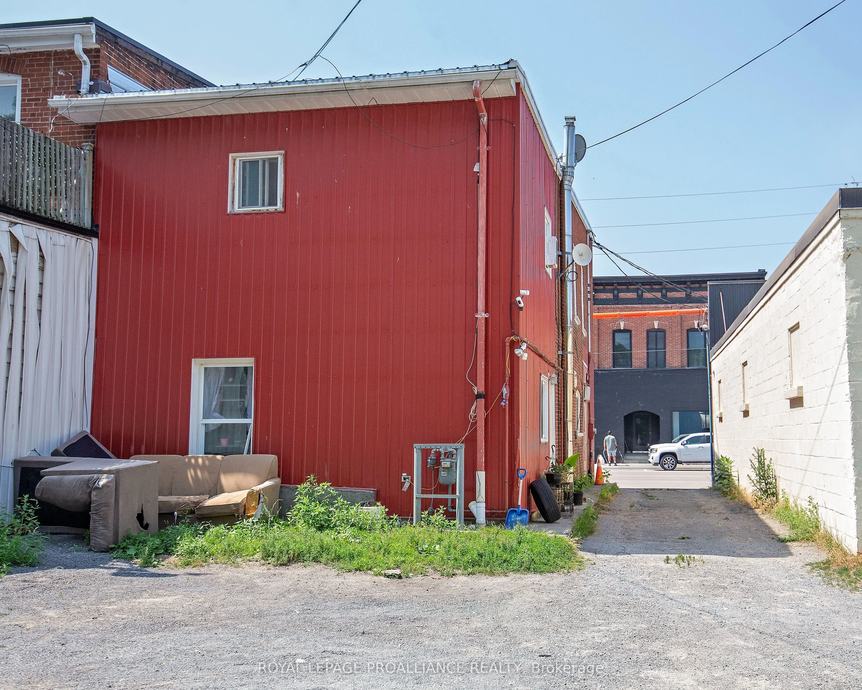 331 Victoria Street N