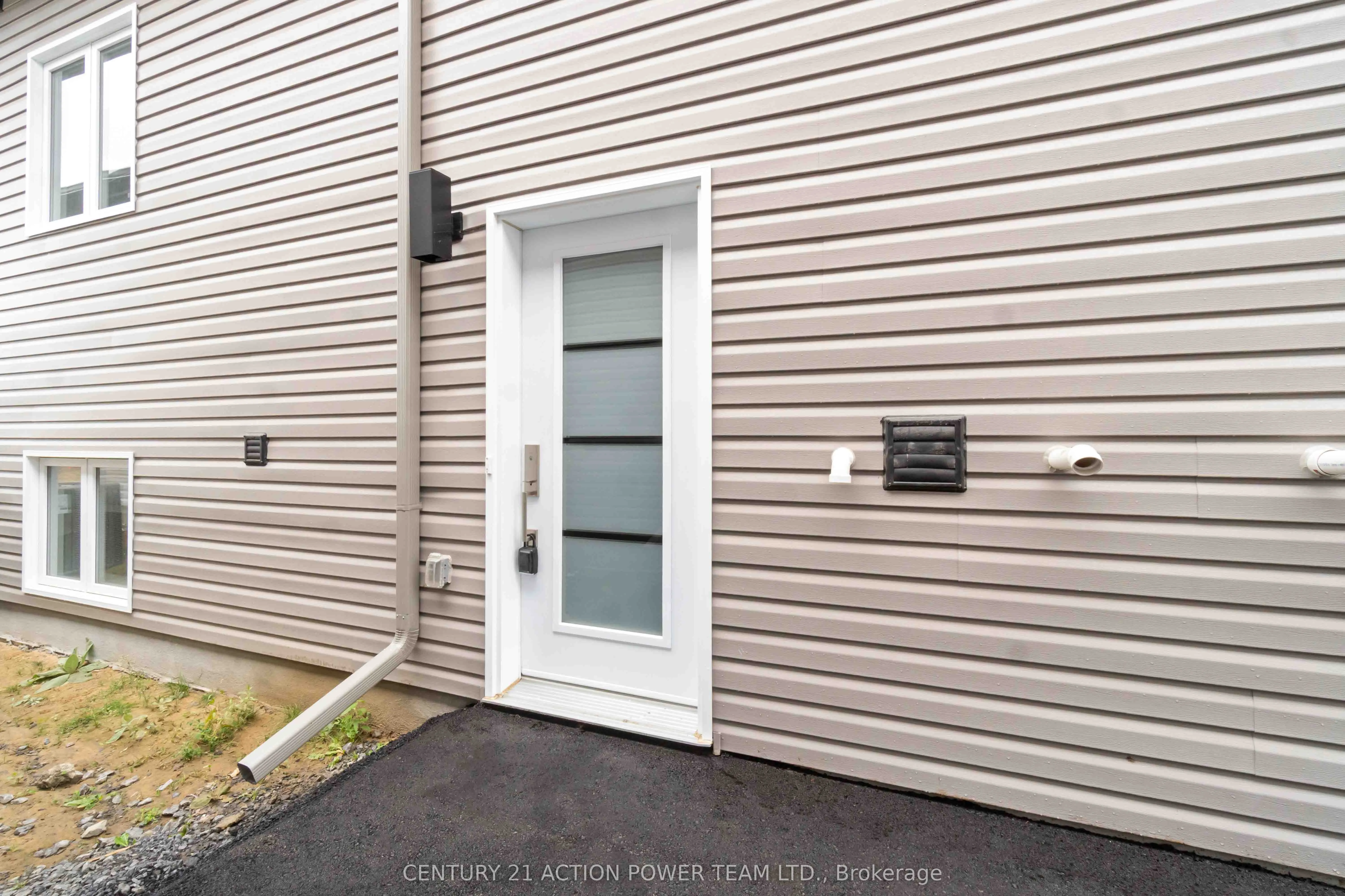 362 Hazel Crescent W, #A