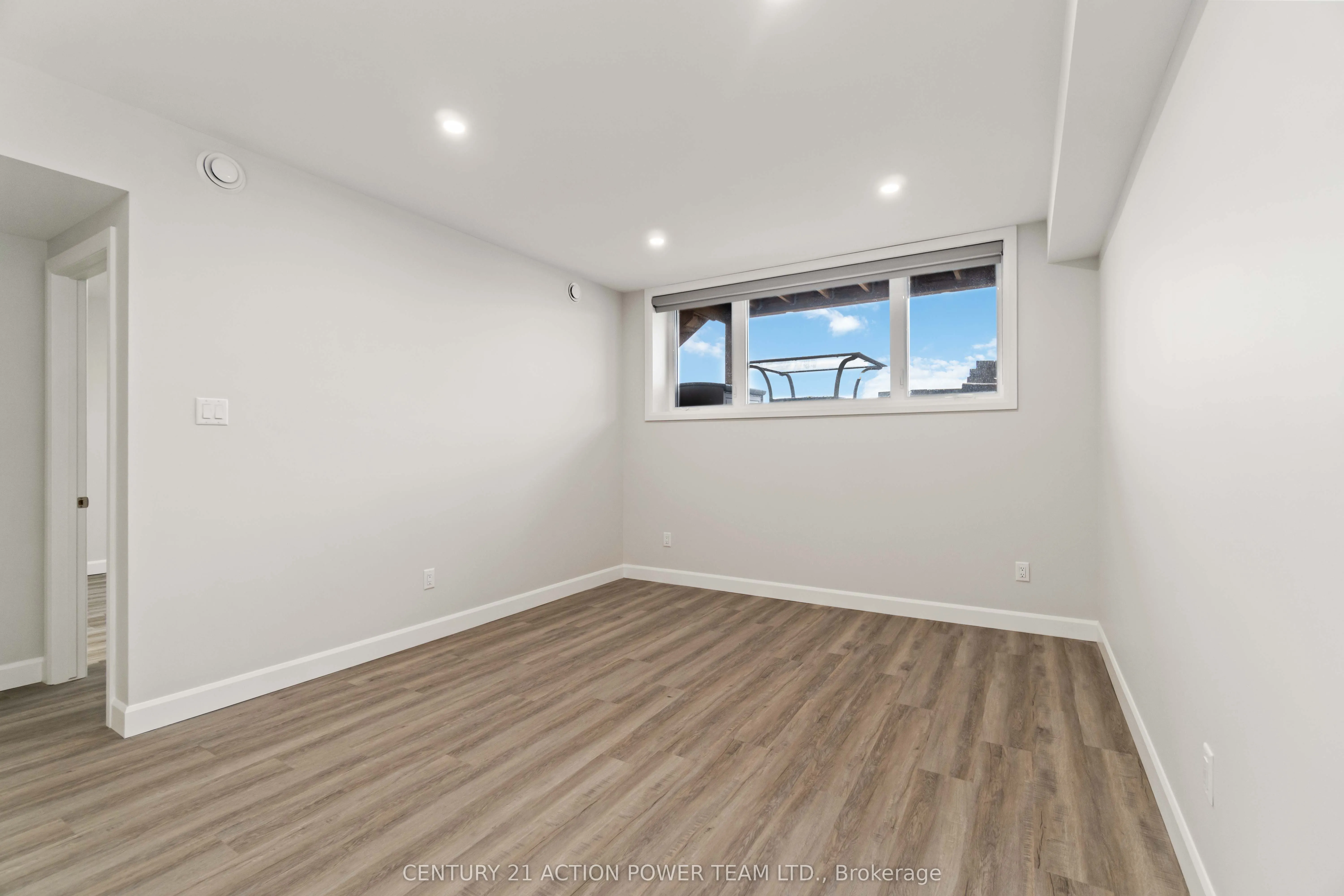 362 Hazel Crescent W, #A