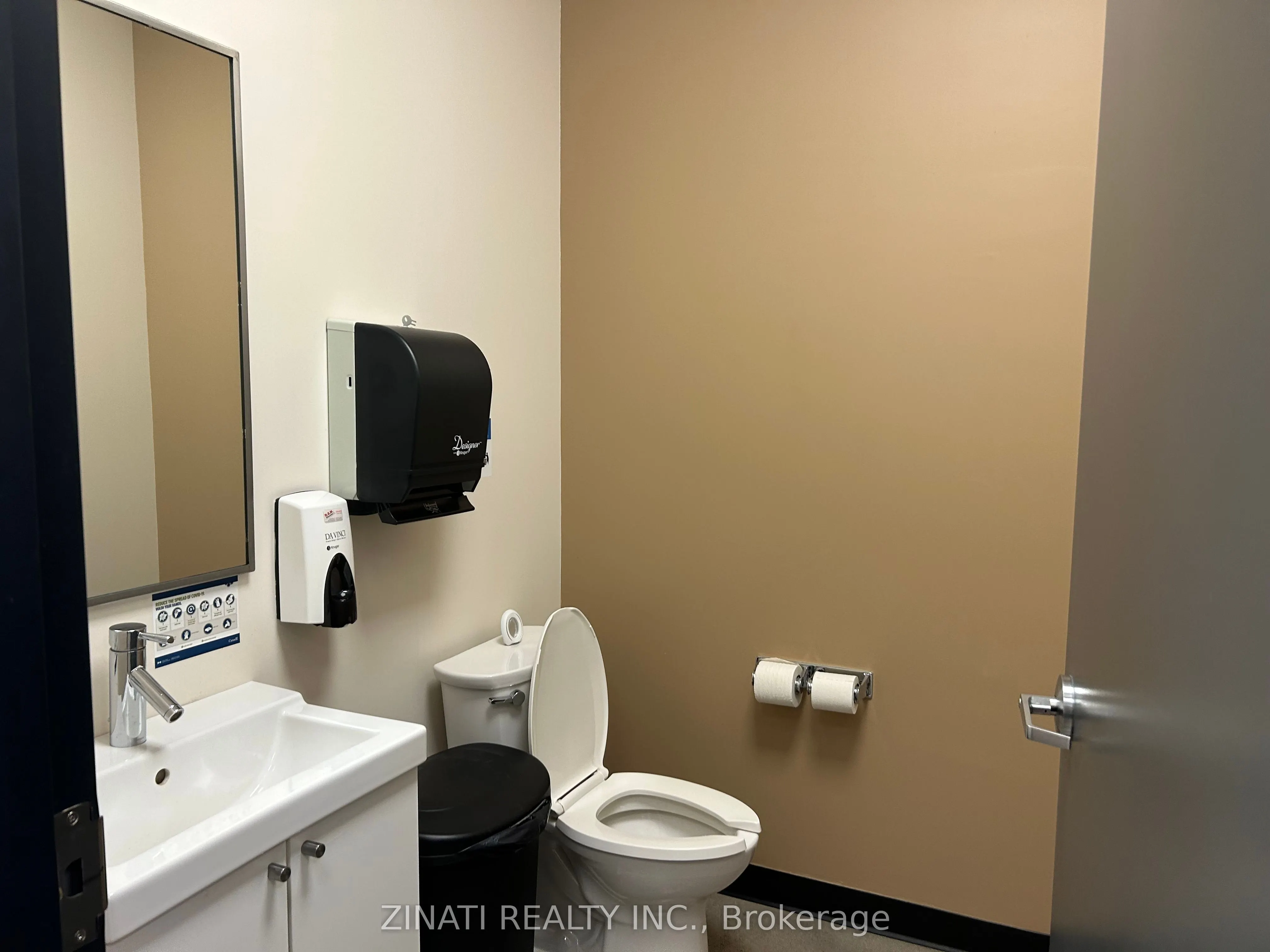 2310 St. Laurent Boulevard, #318