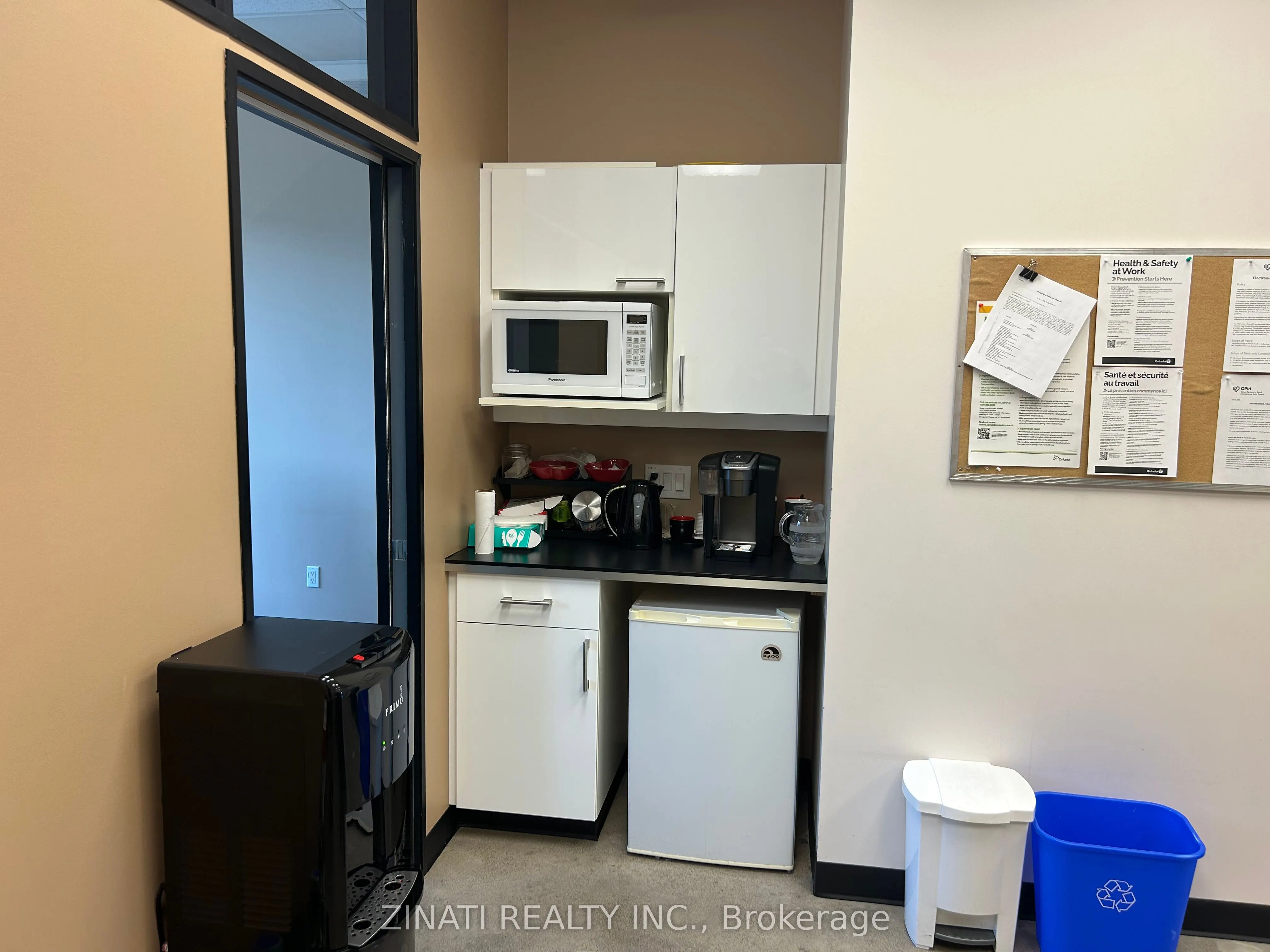2310 St. Laurent Boulevard, #318