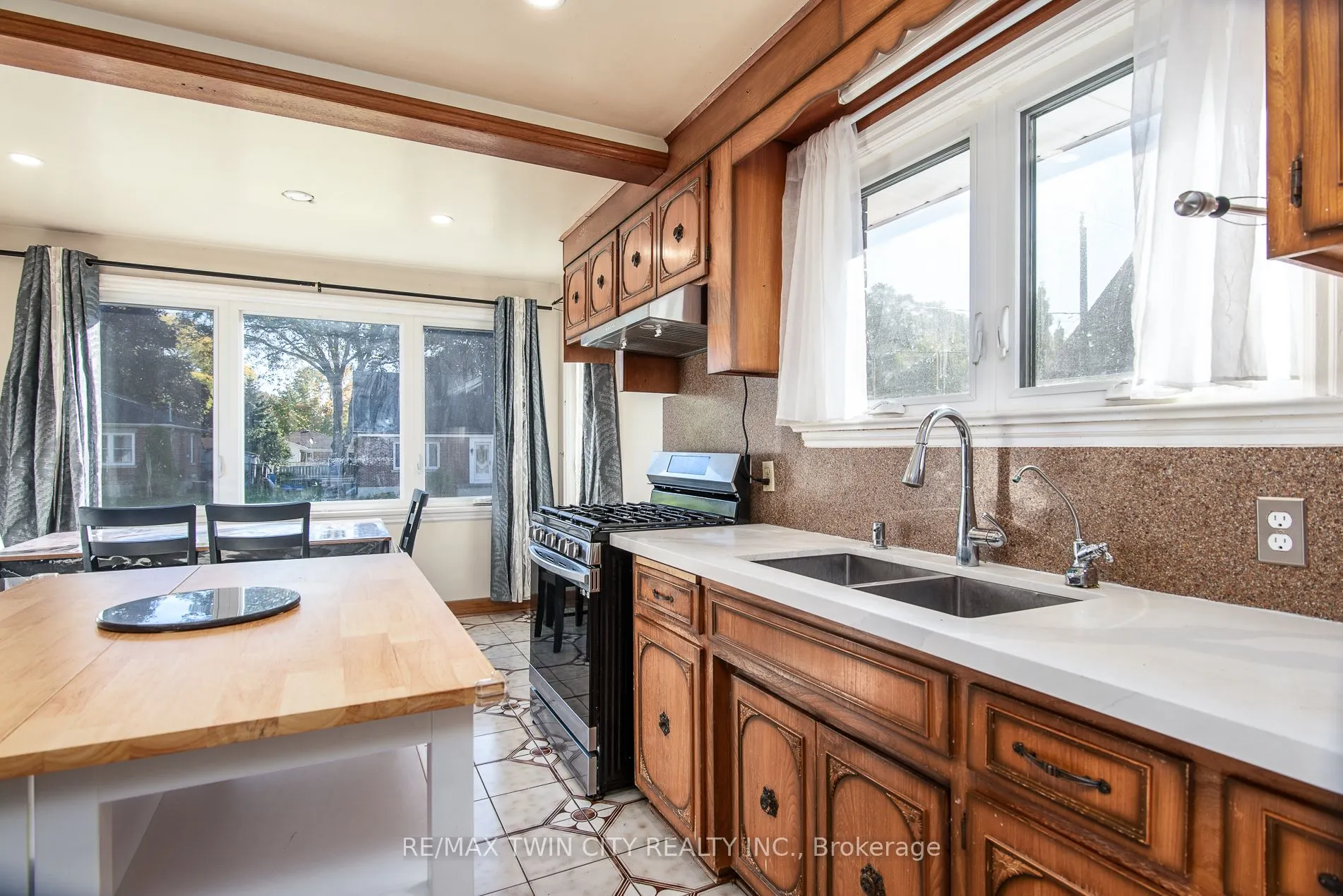 48 Christopher Drive