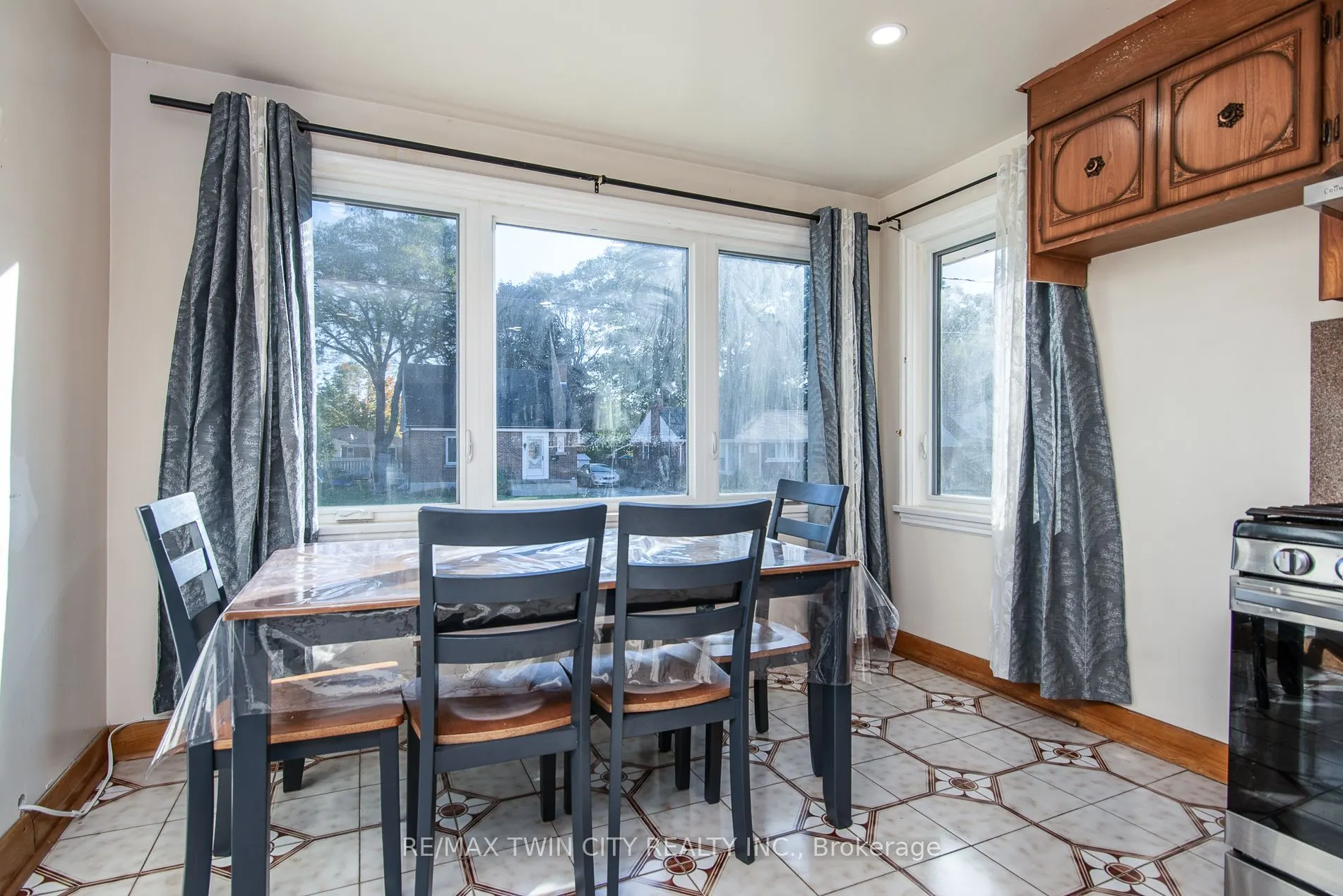 48 Christopher Drive