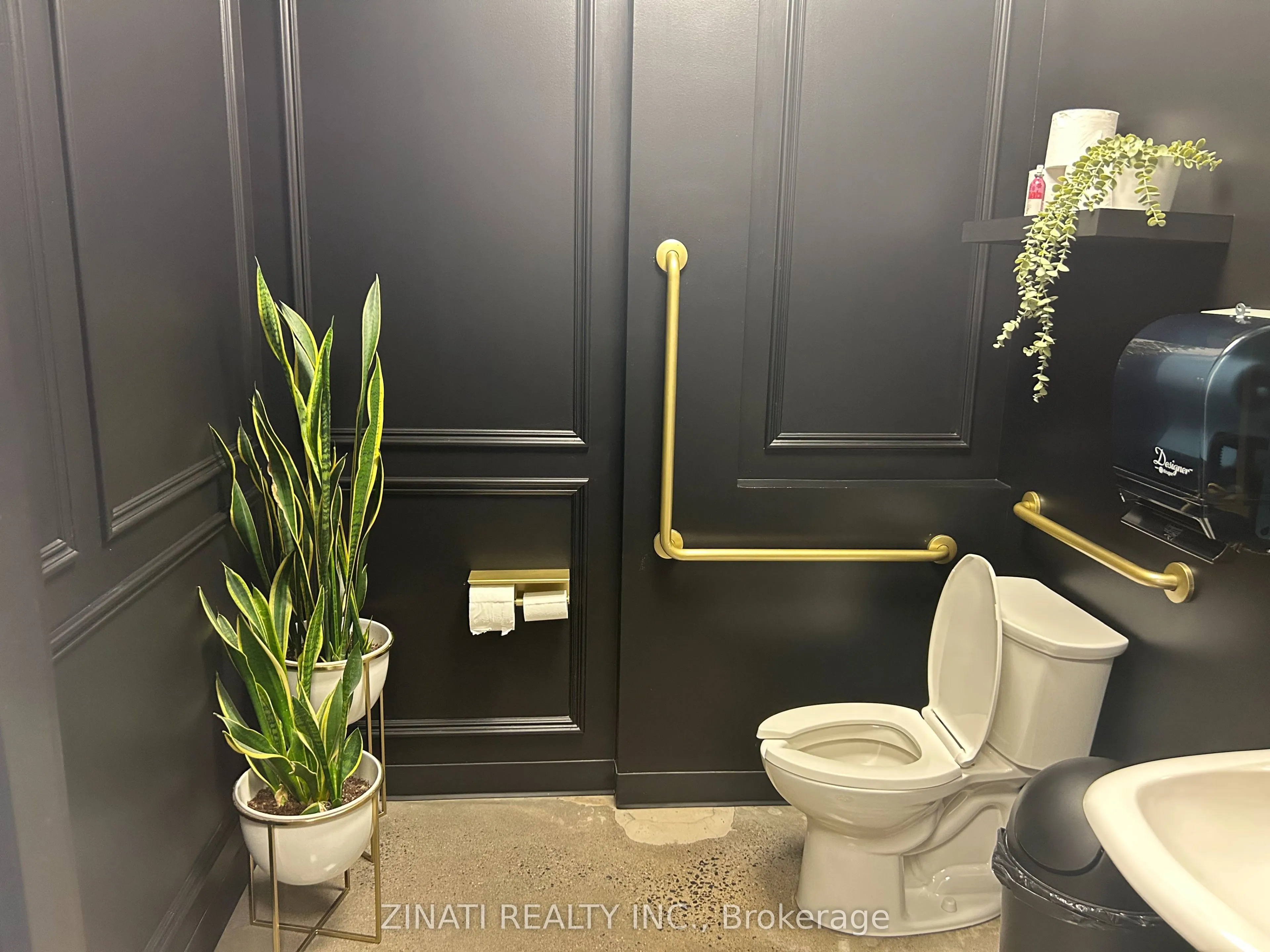 2310 St. Laurent Boulevard, #317