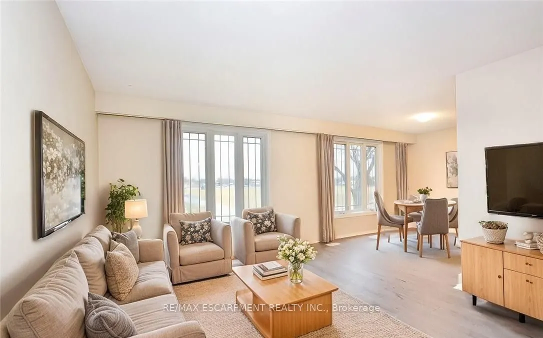 45 Edwina Place, #1