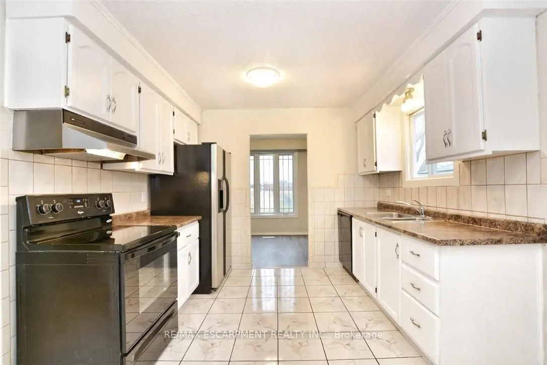 45 Edwina Place, #1
