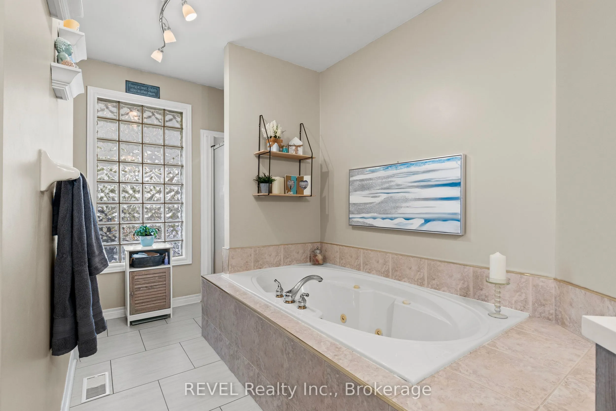 360 Antoinette Road