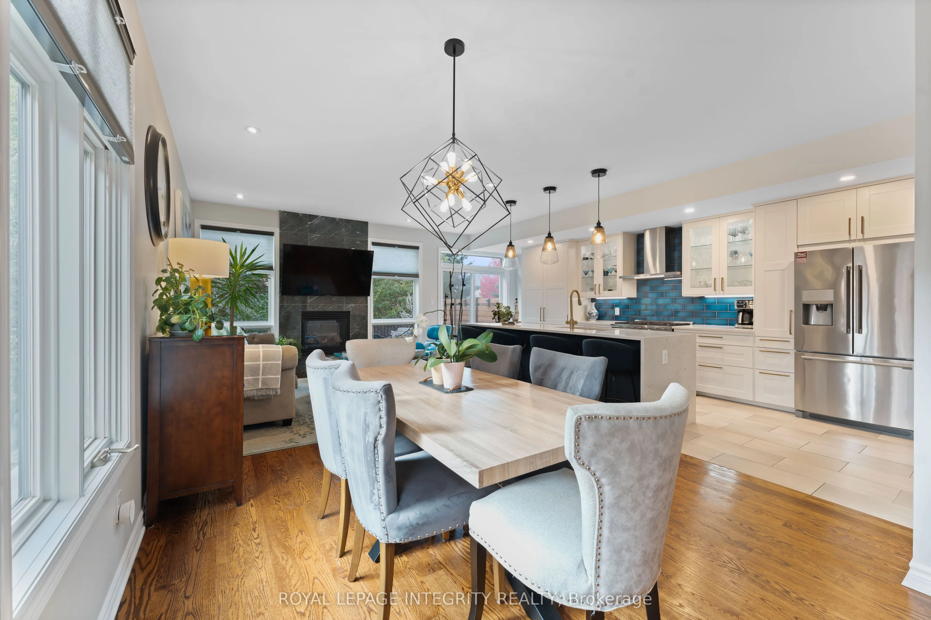 823 Petra Private