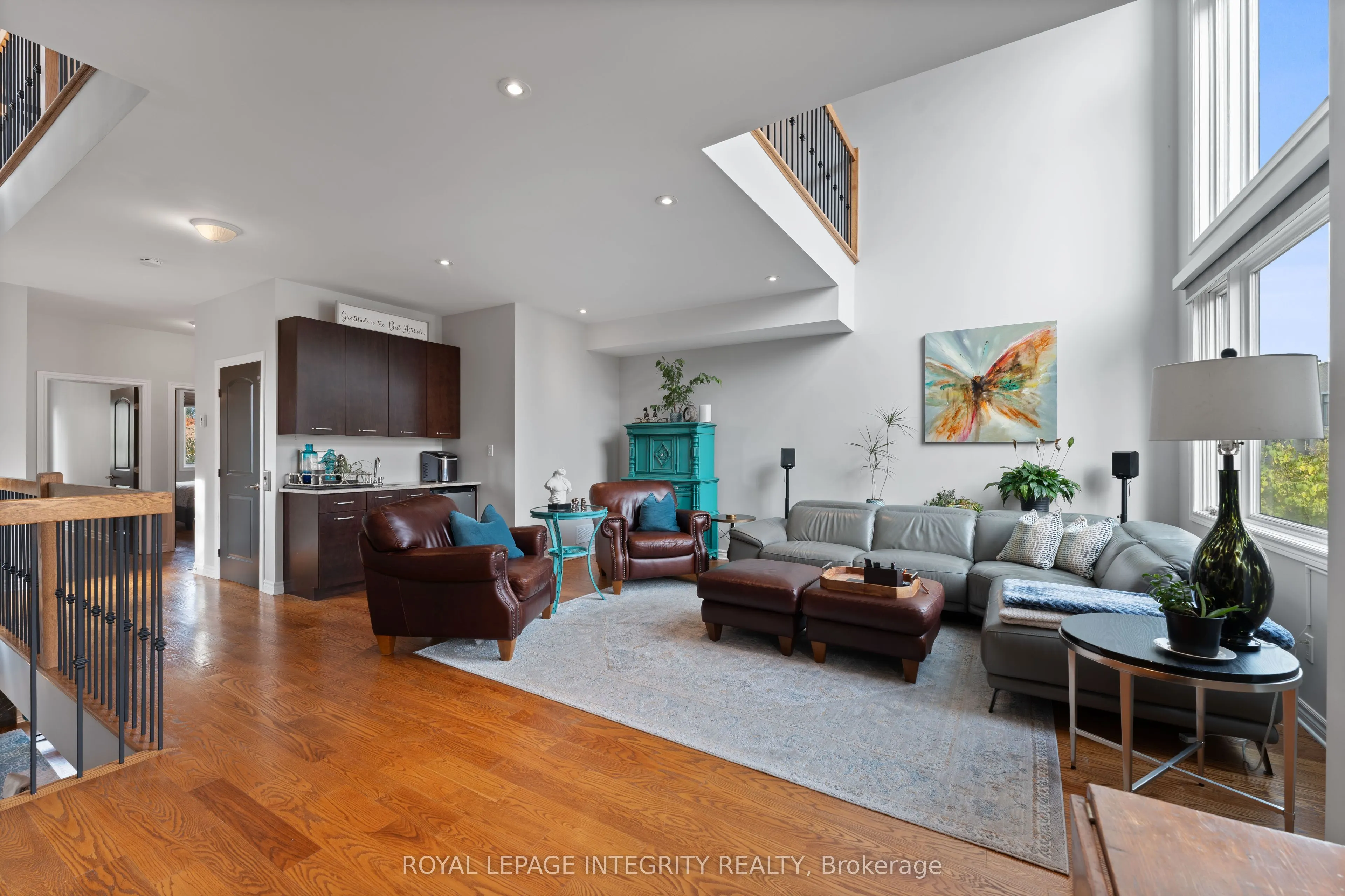 823 Petra Private