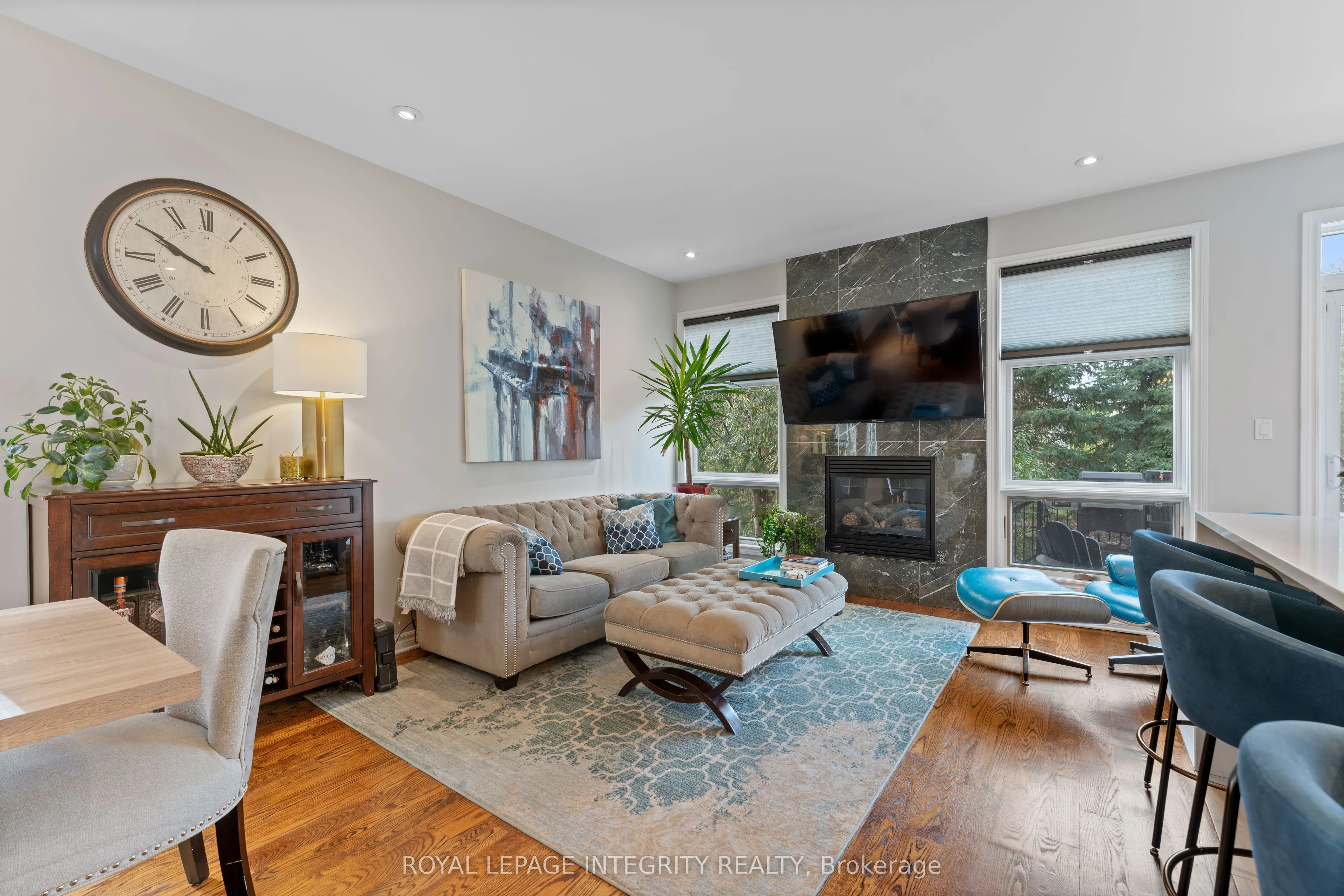 823 Petra Private