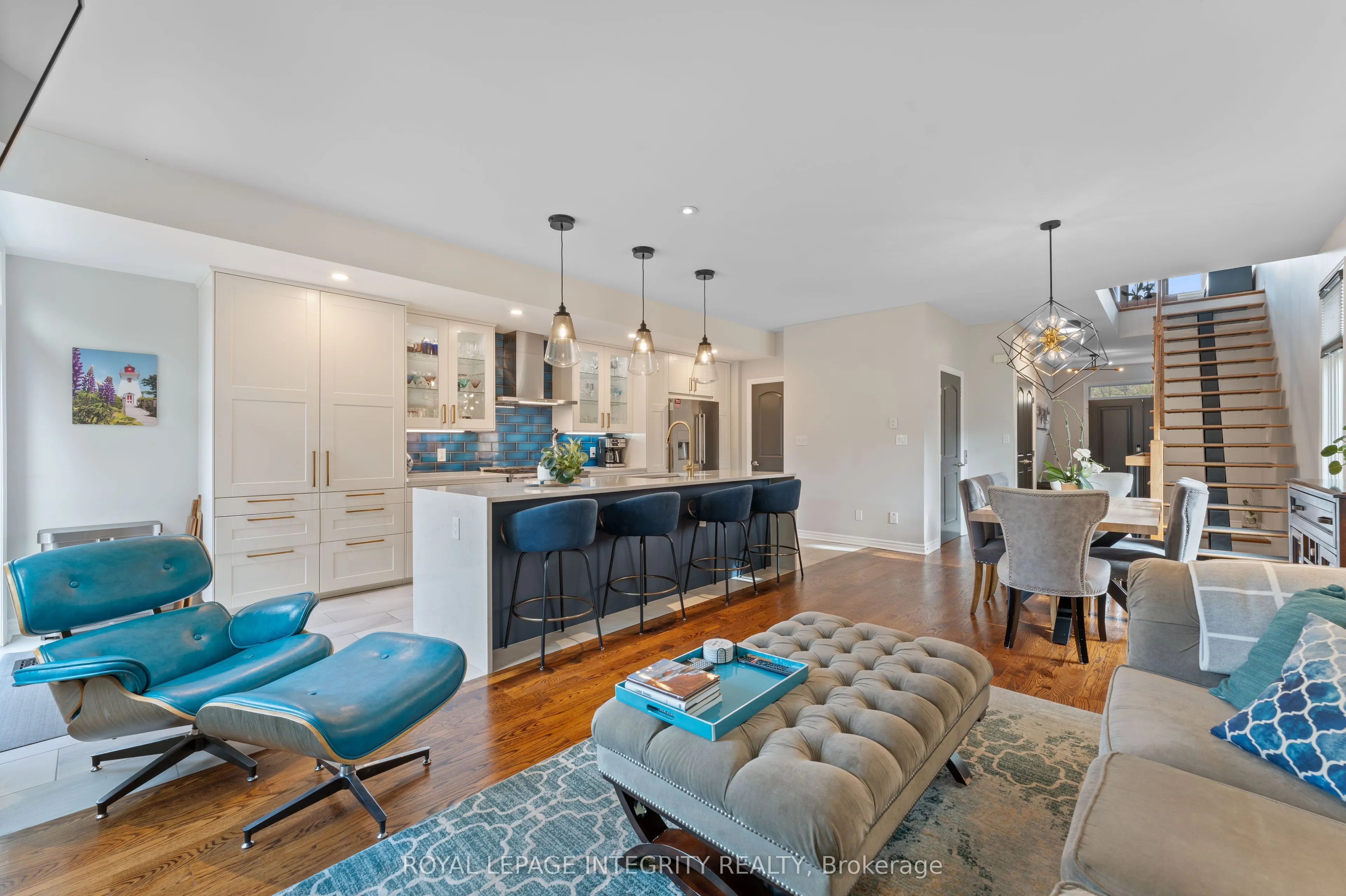 823 Petra Private