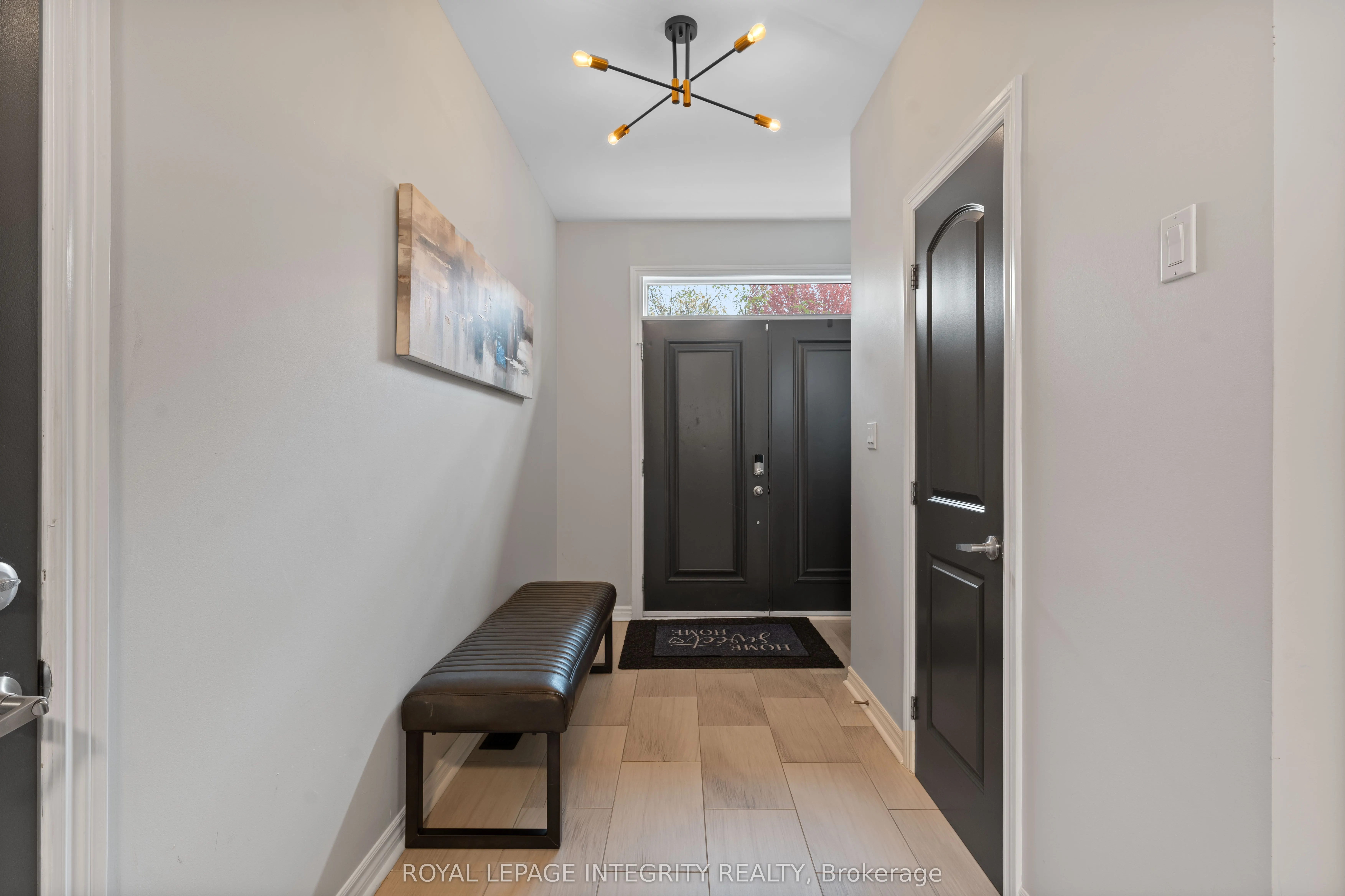 823 Petra Private