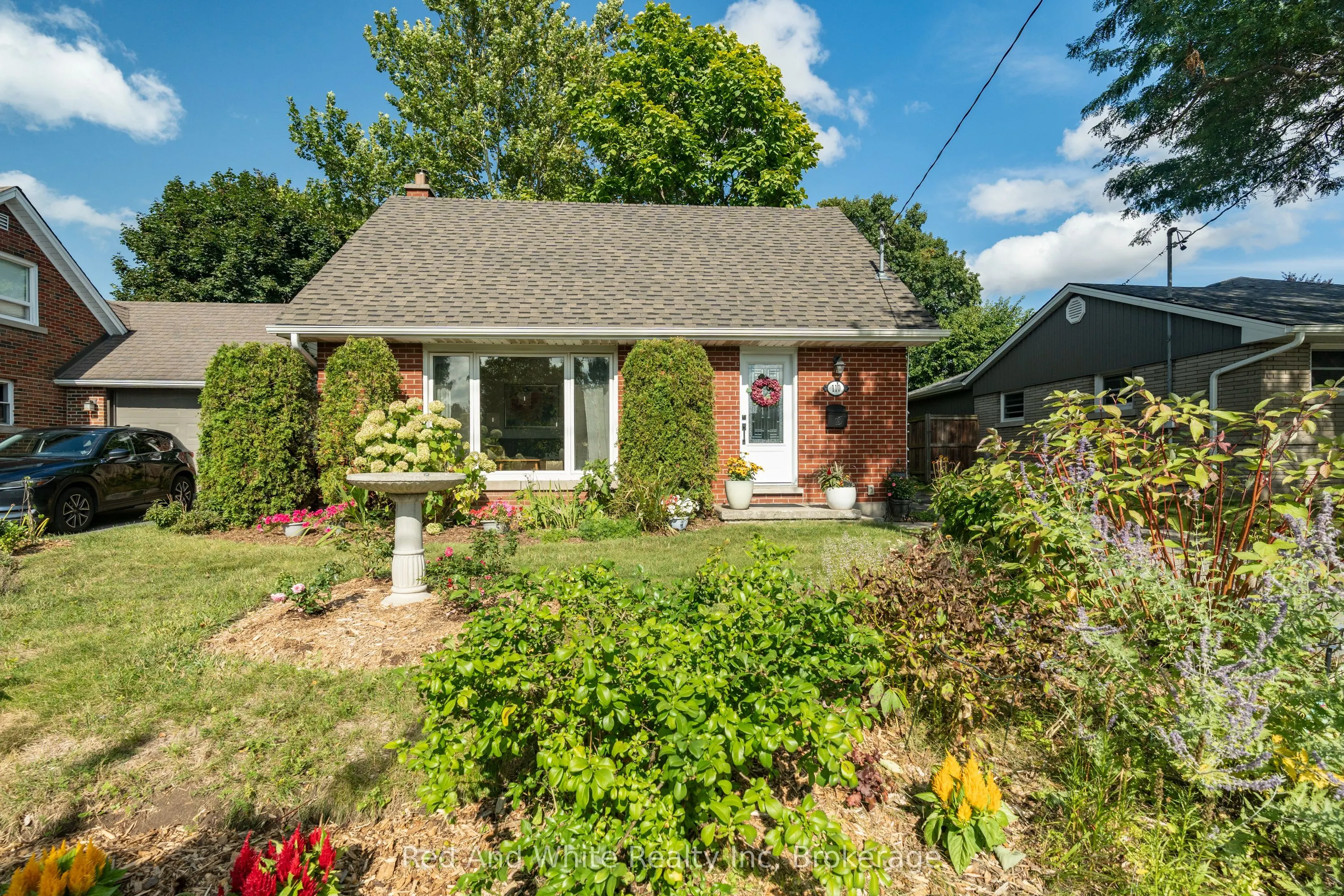 110 Ellis Crescent S