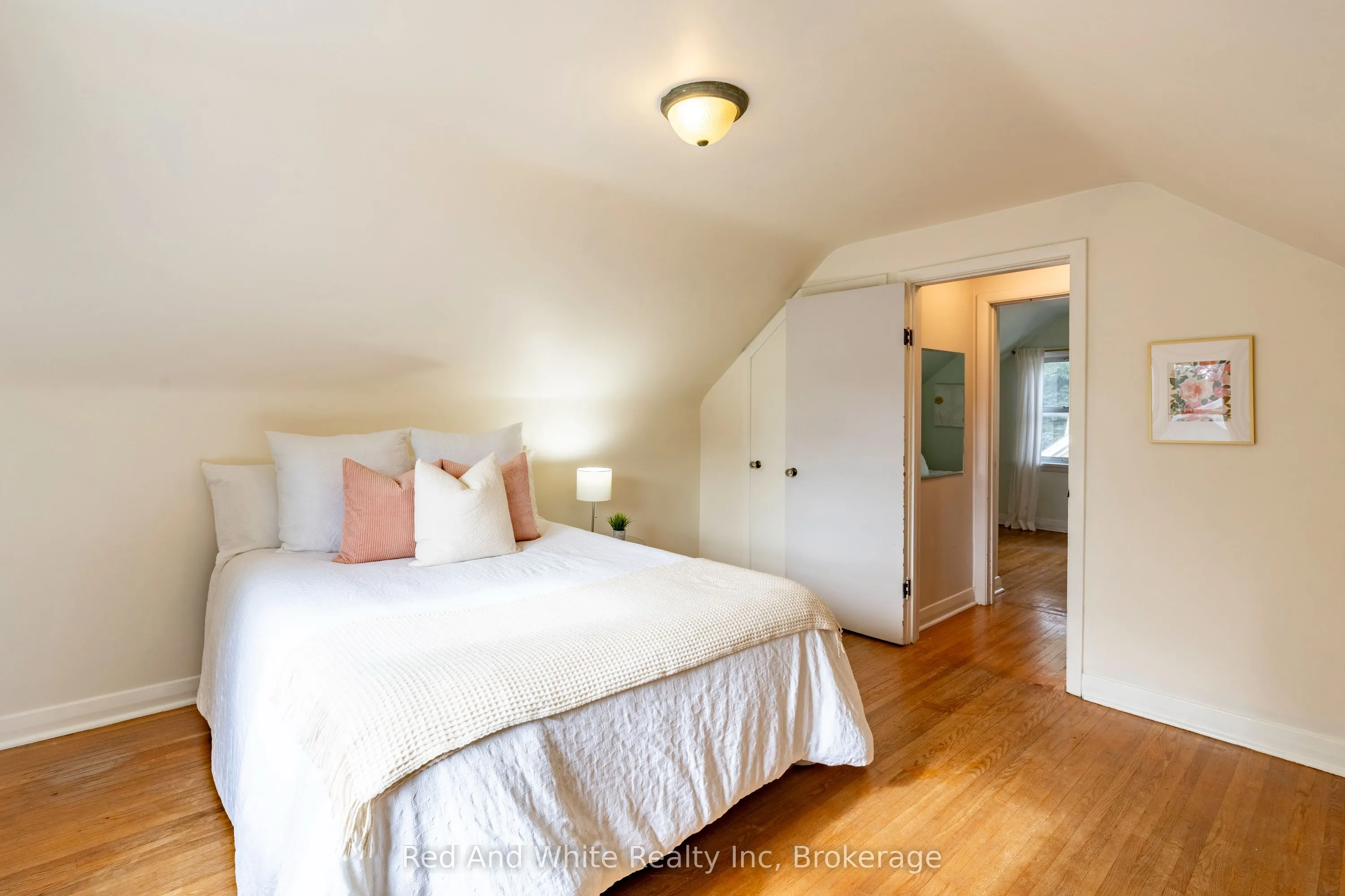 110 Ellis Crescent S