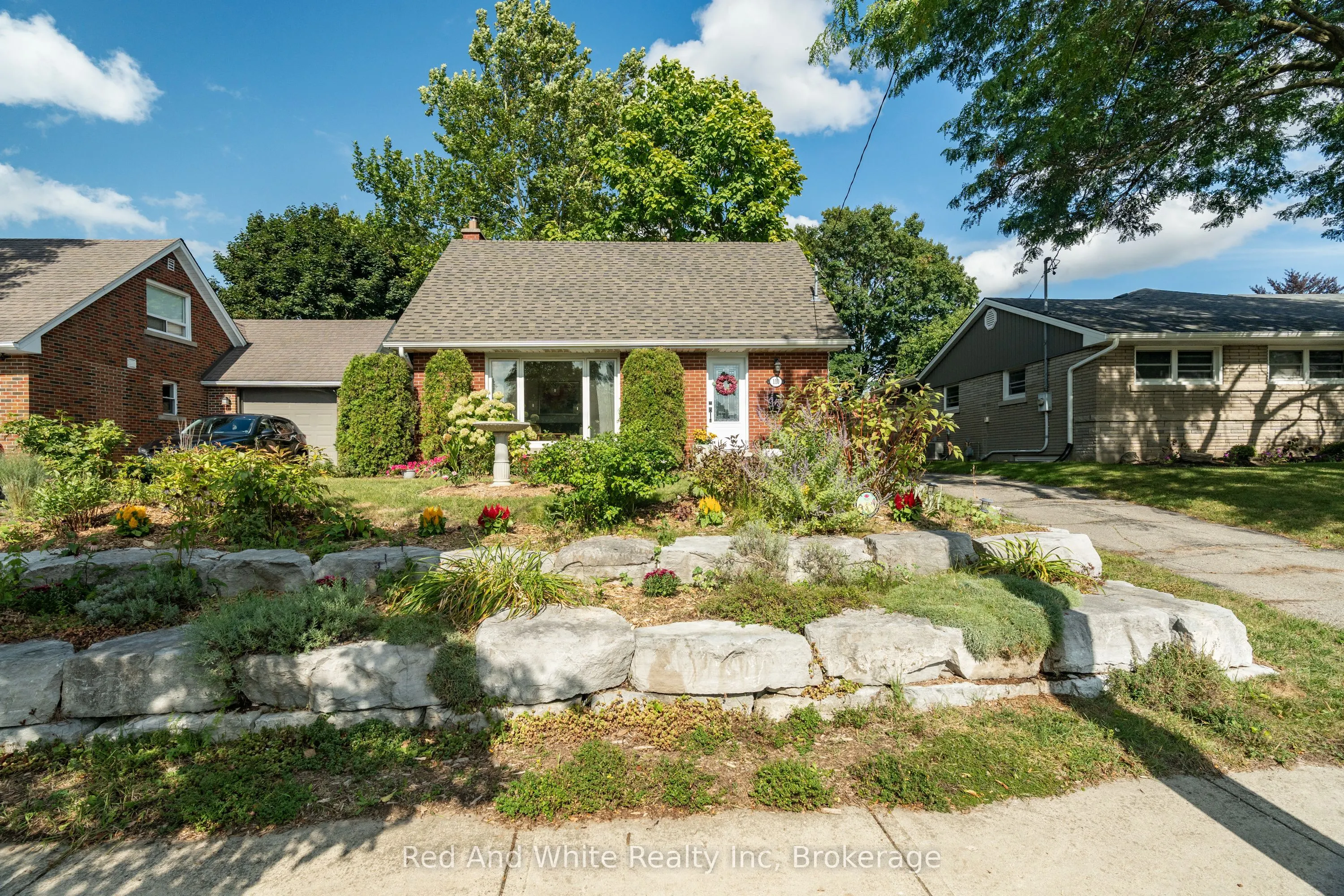 110 Ellis Crescent S