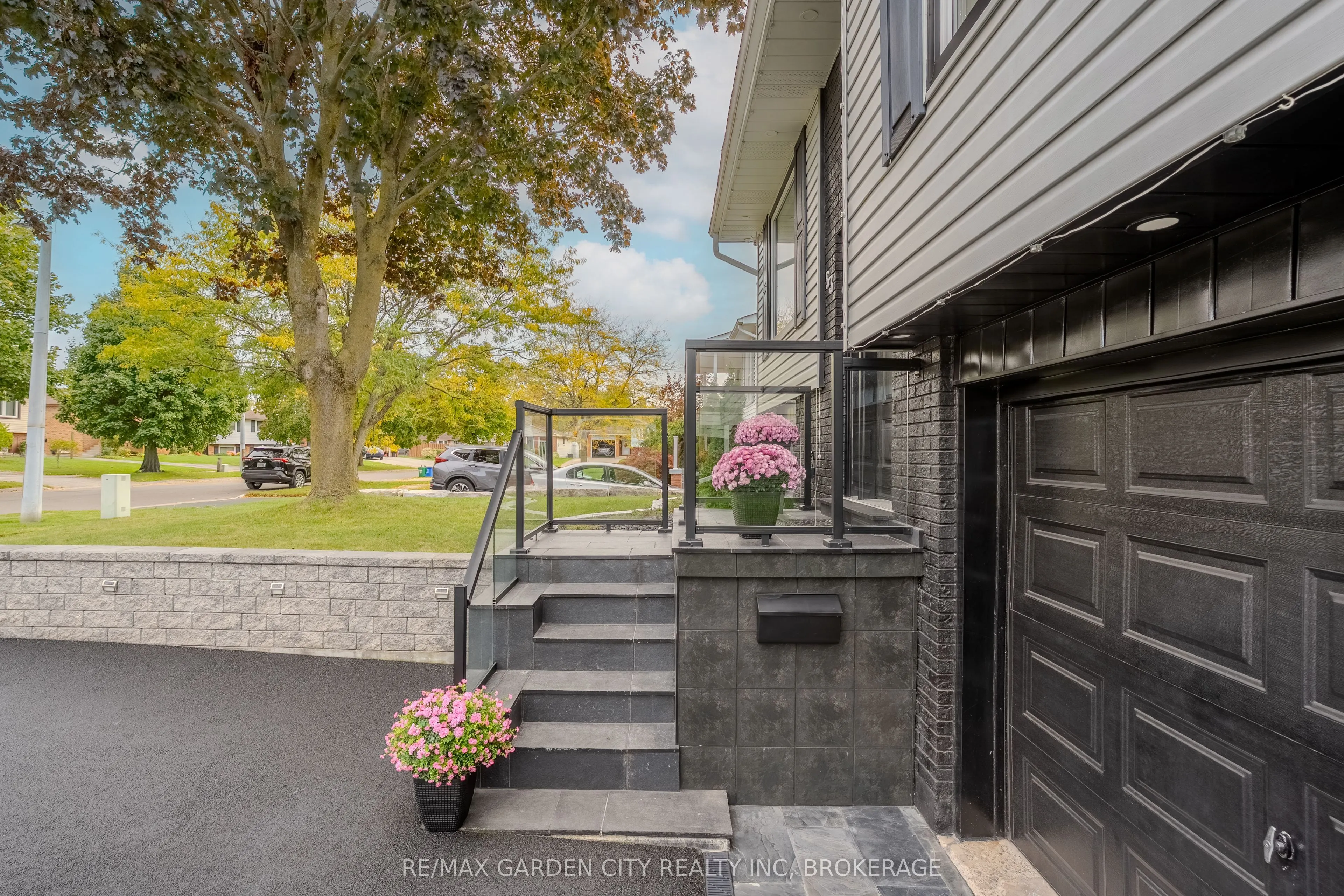 53 Brant Avenue