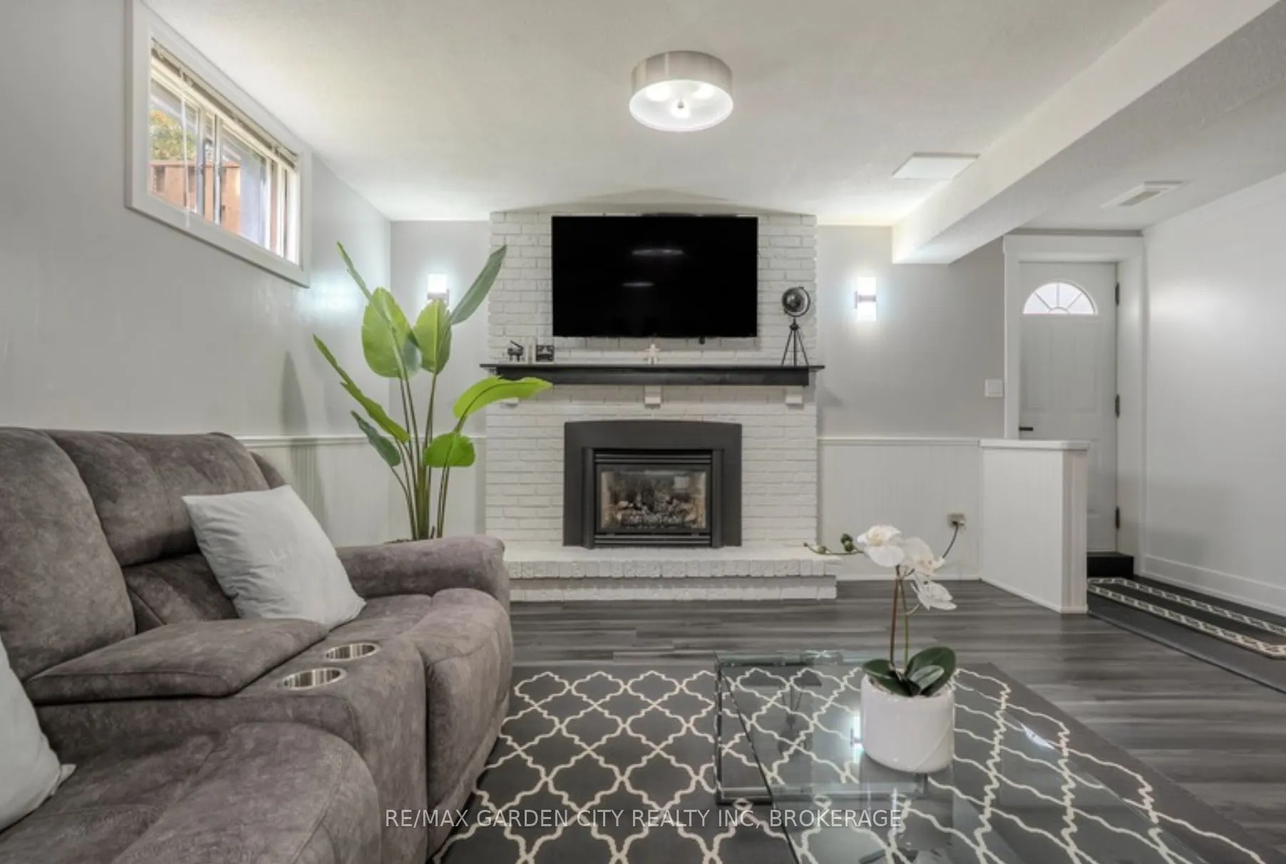 53 Brant Avenue