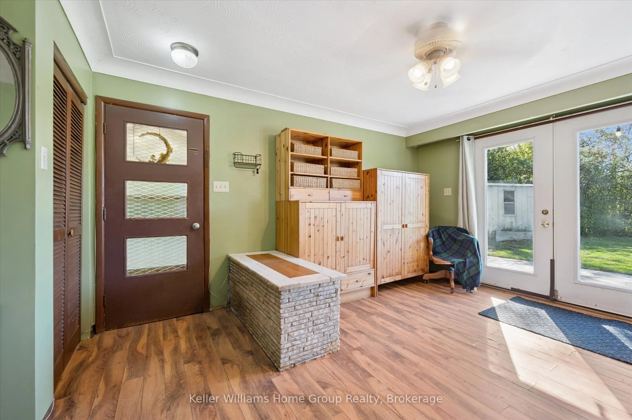568 Black Street