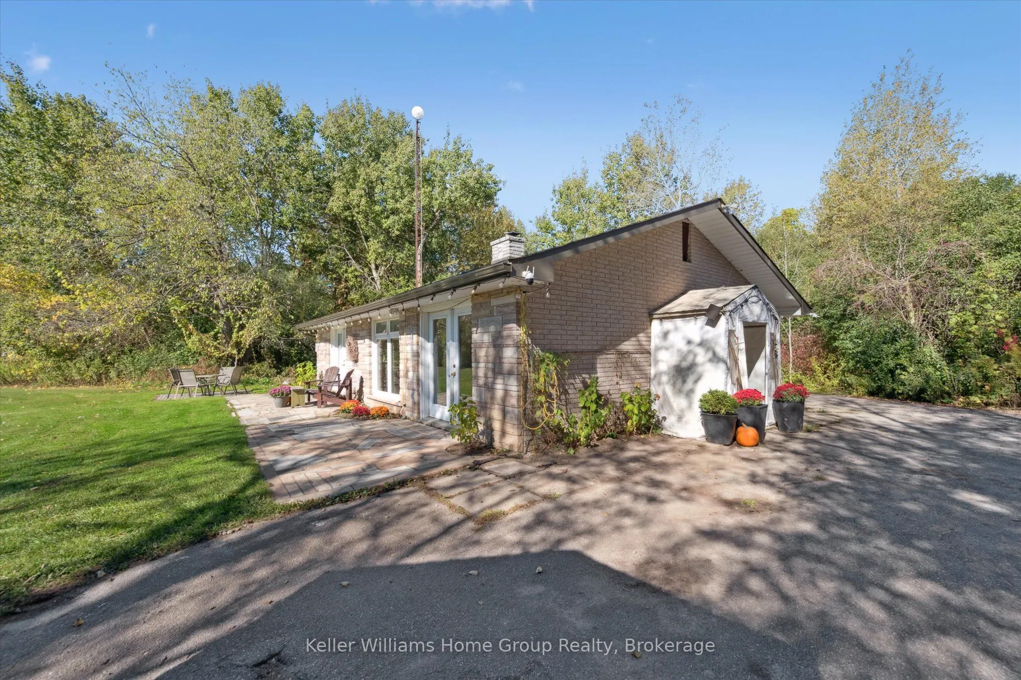 568 Black Street