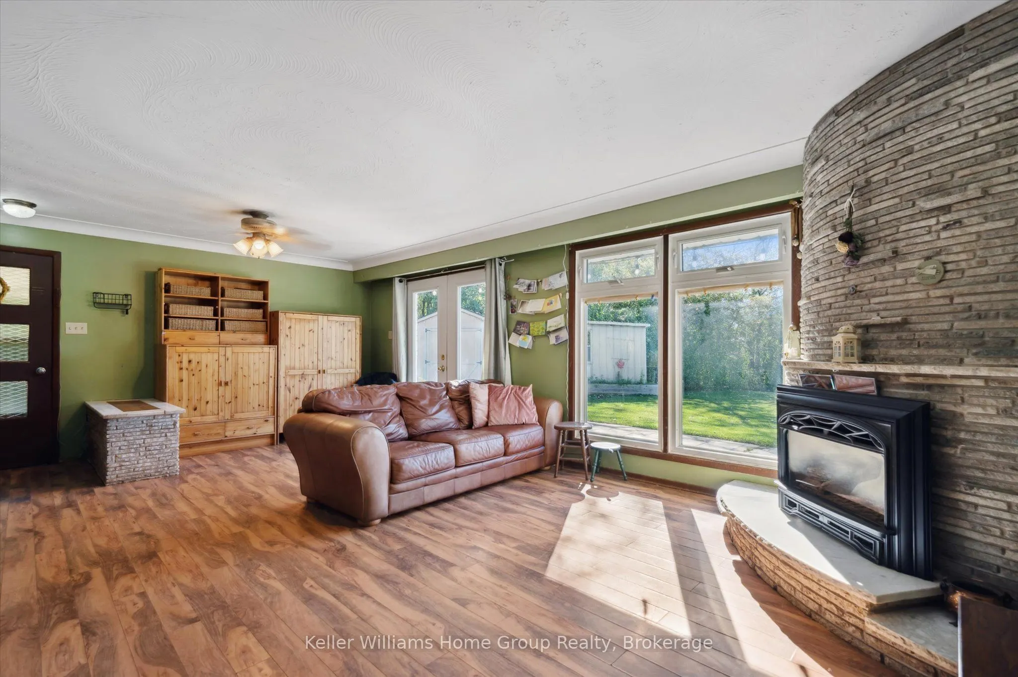 568 Black Street