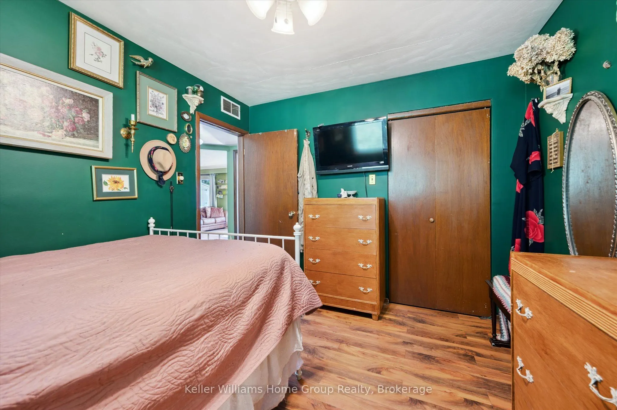 568 Black Street