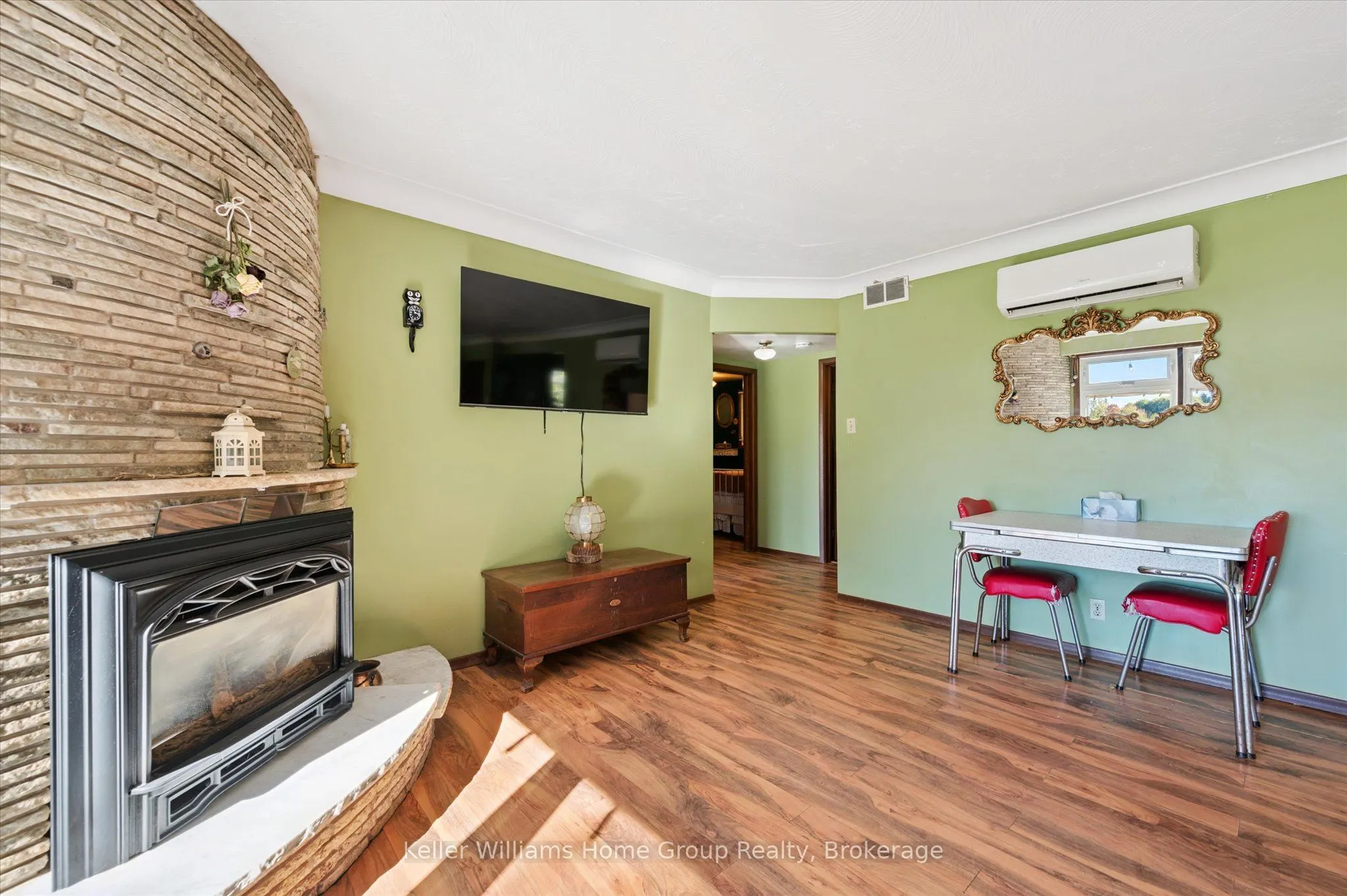 568 Black Street