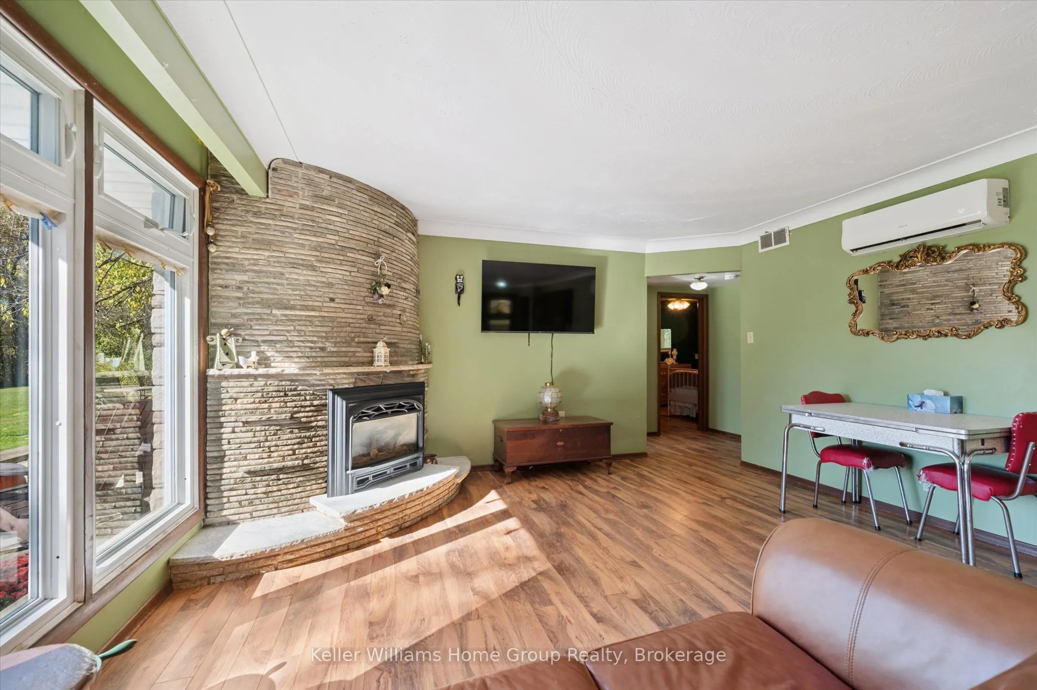 568 Black Street
