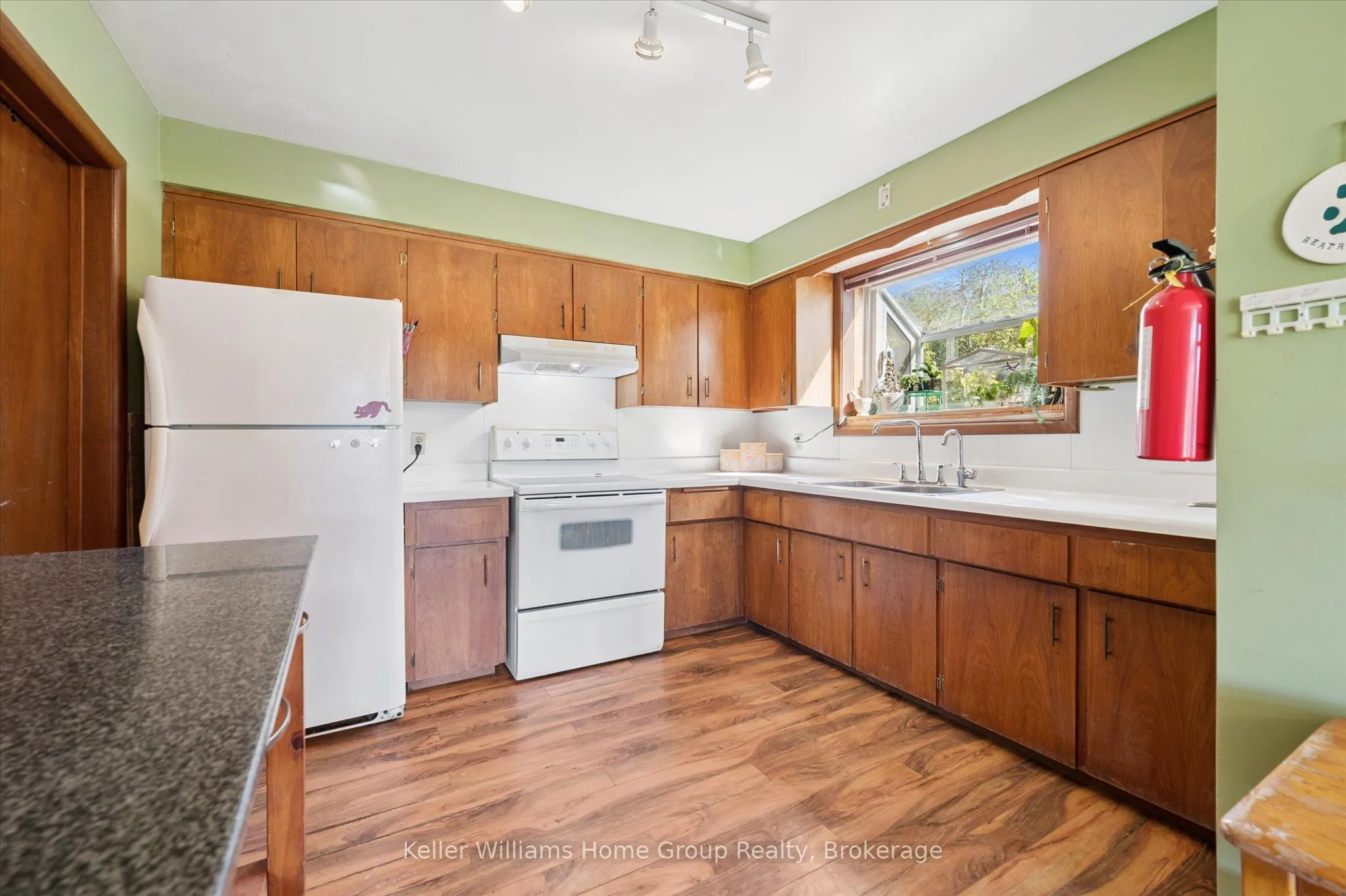 568 Black Street