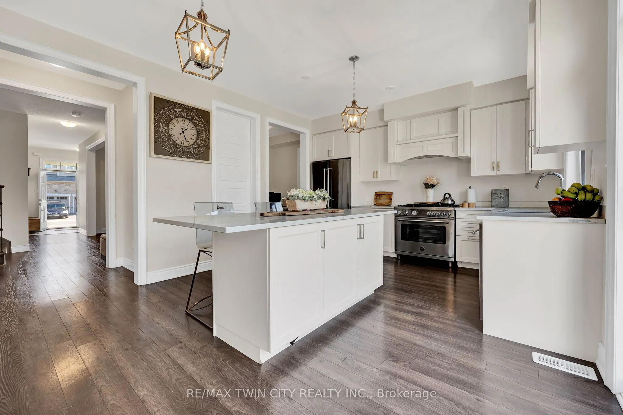 210 DOLMAN Street