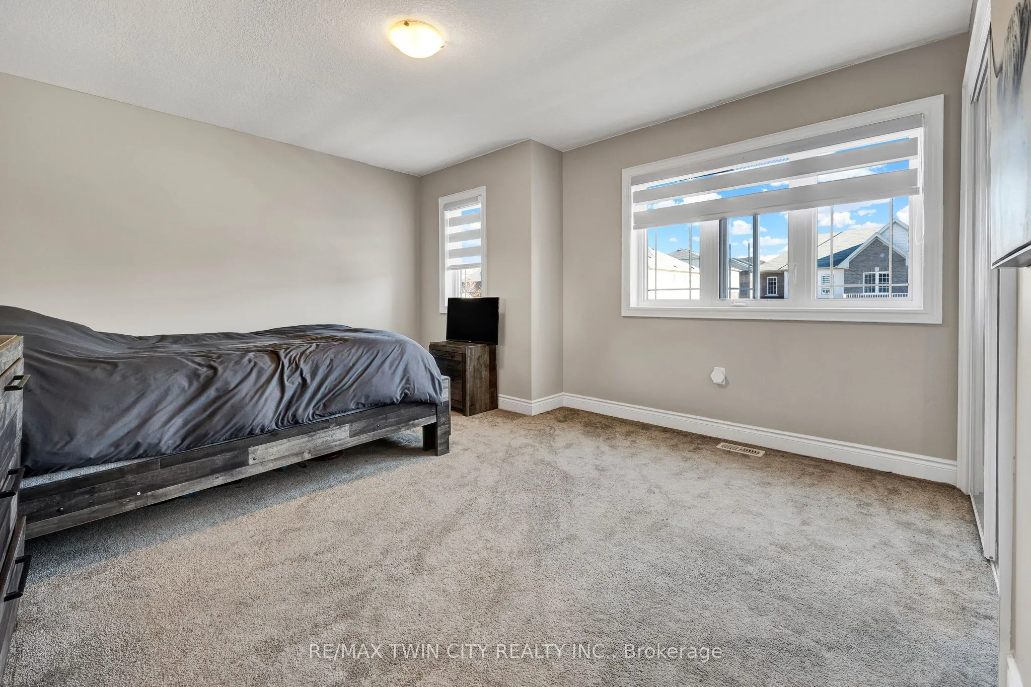 210 DOLMAN Street