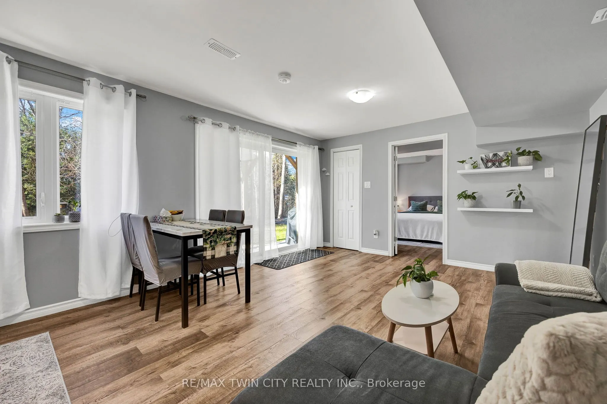 210 DOLMAN Street