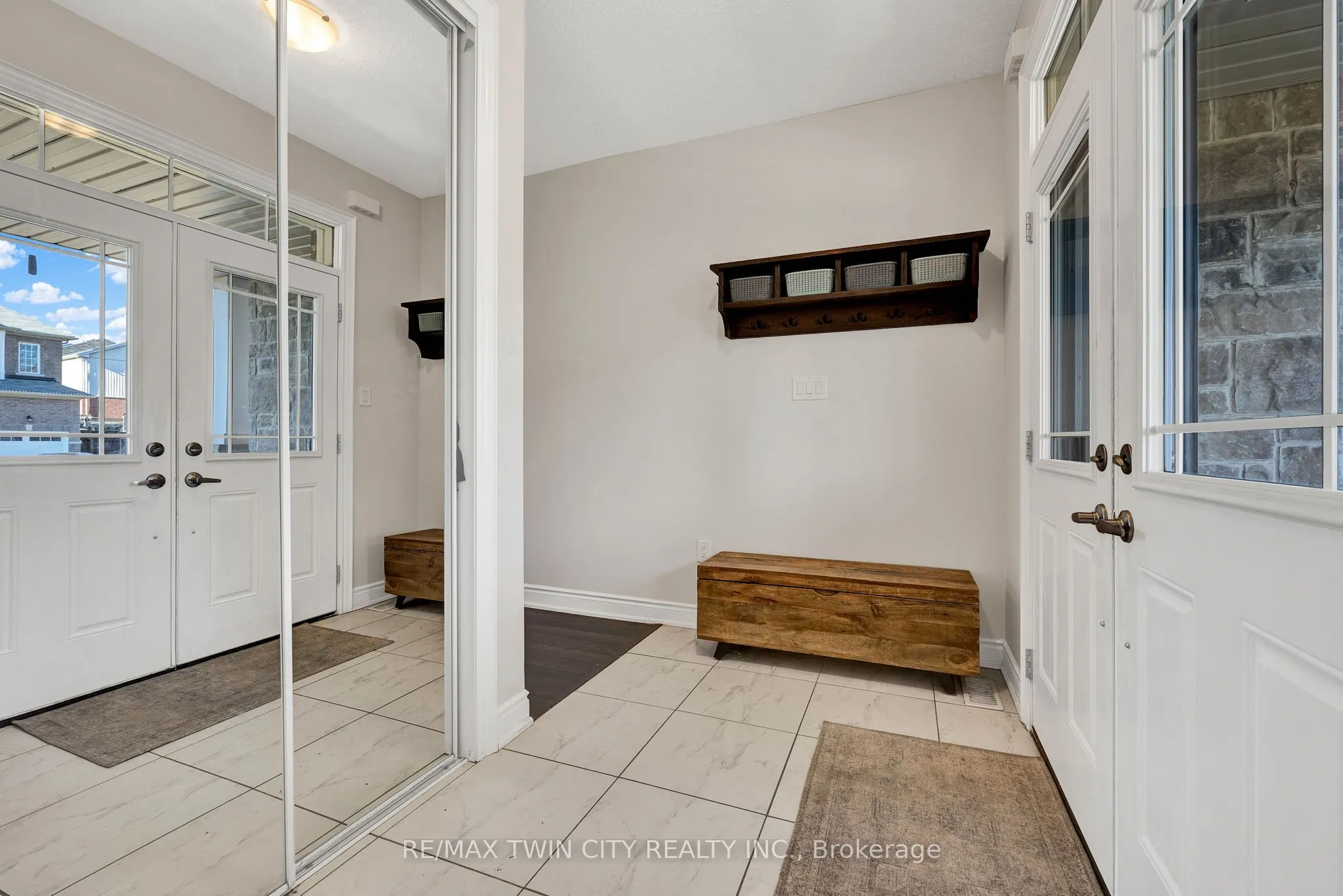 210 DOLMAN Street