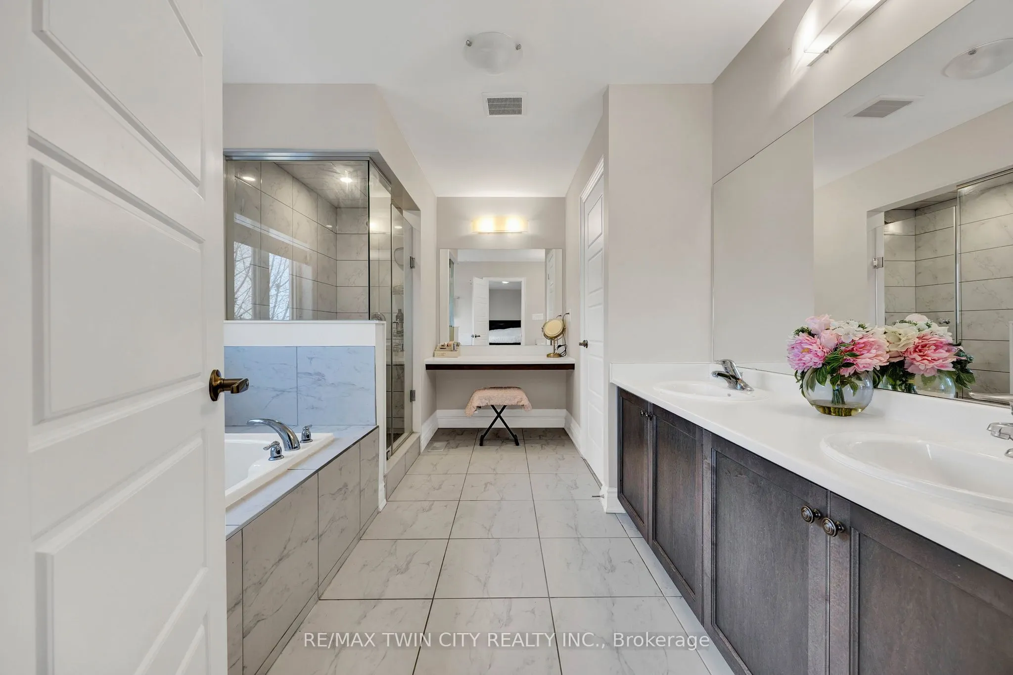 210 DOLMAN Street