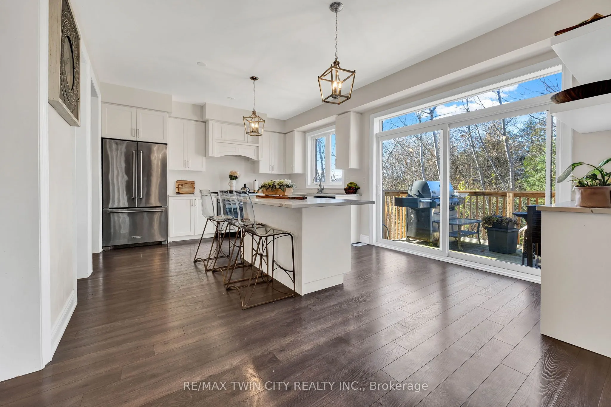210 DOLMAN Street
