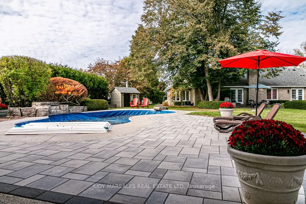 20 Meander Close