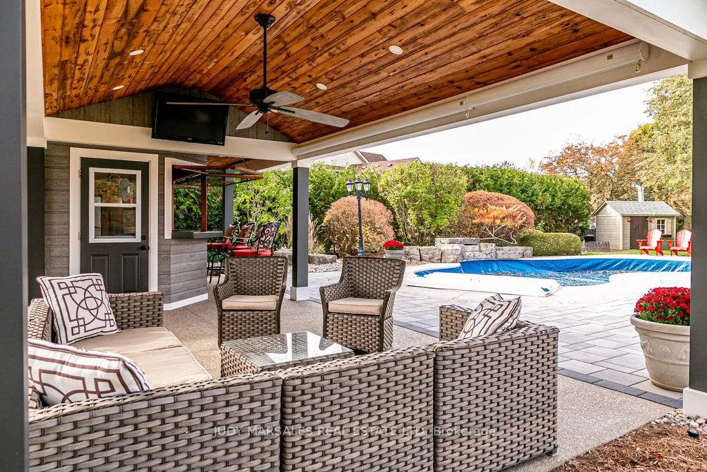 20 Meander Close