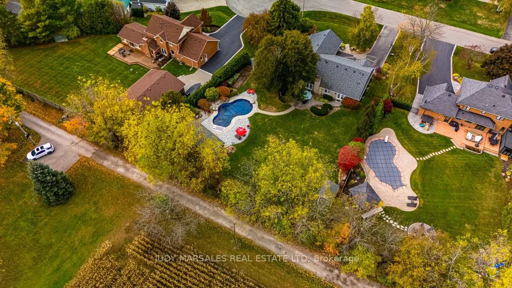 20 Meander Close