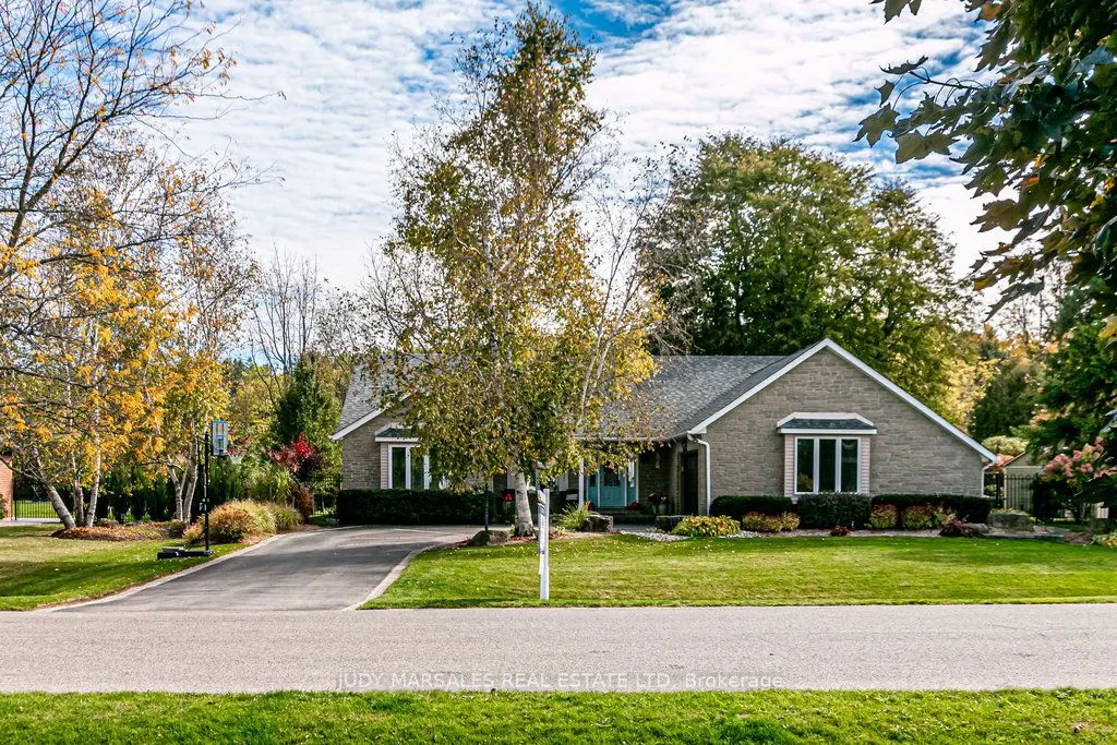 20 Meander Close