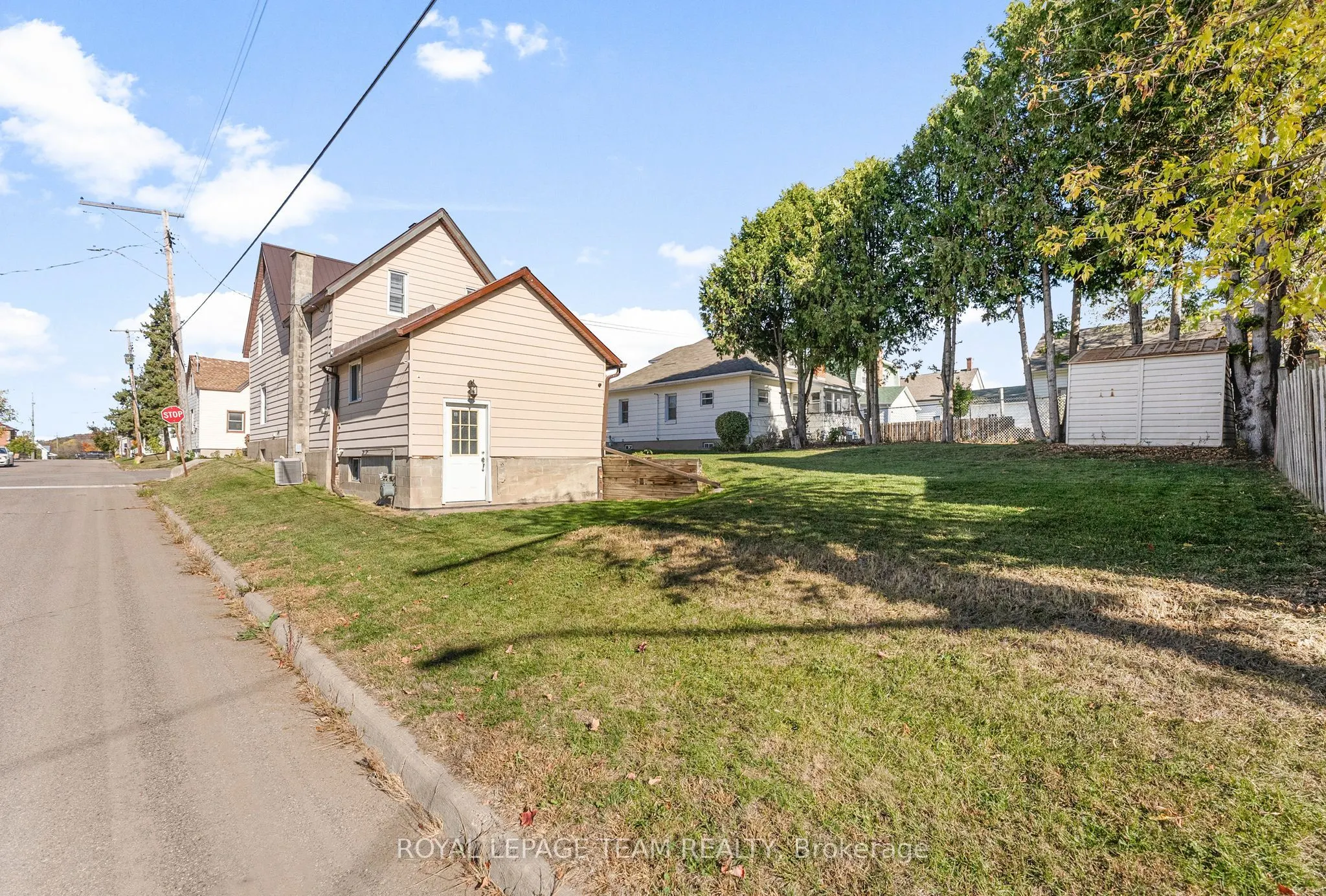 145 Munroe Avenue W