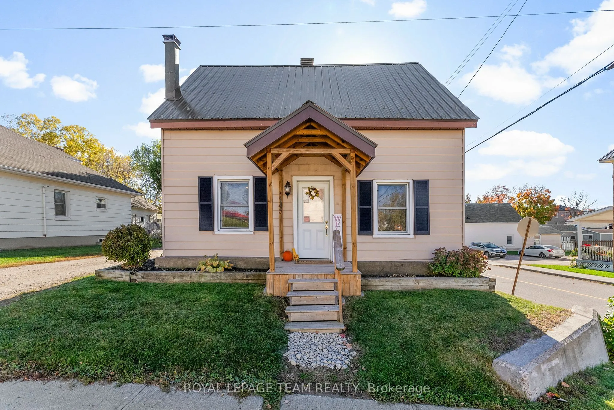 145 Munroe Avenue W