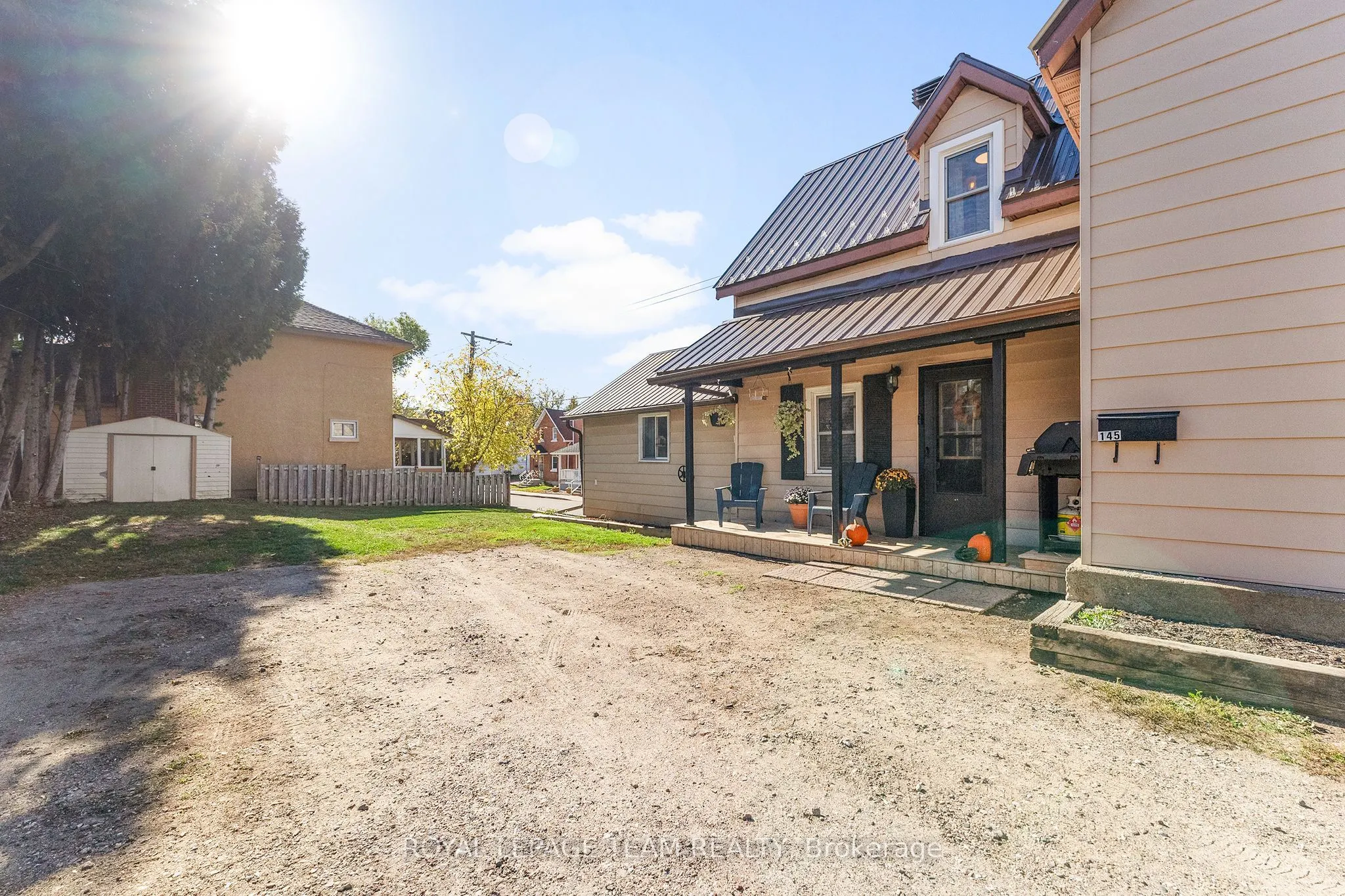 145 Munroe Avenue W