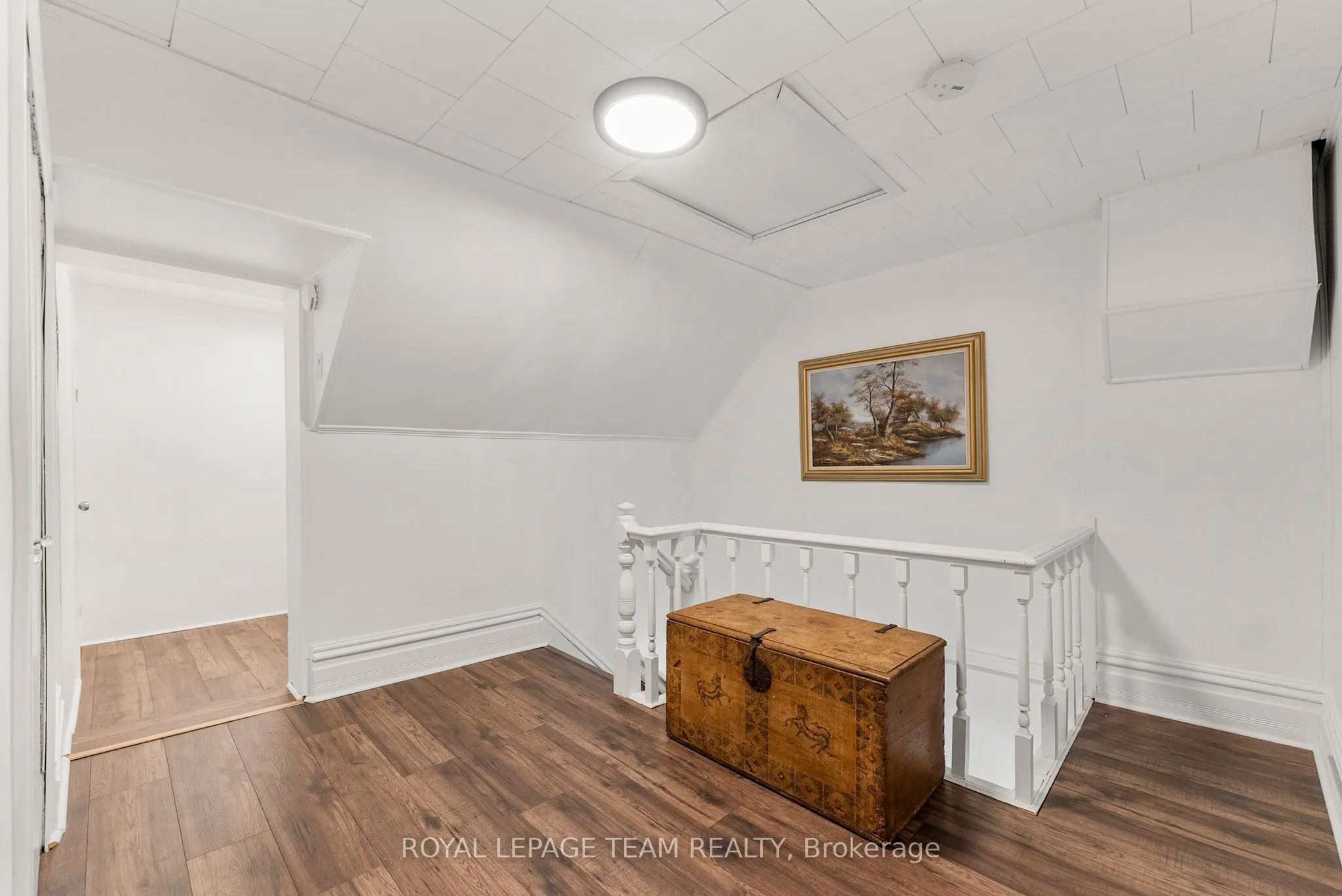 145 Munroe Avenue W