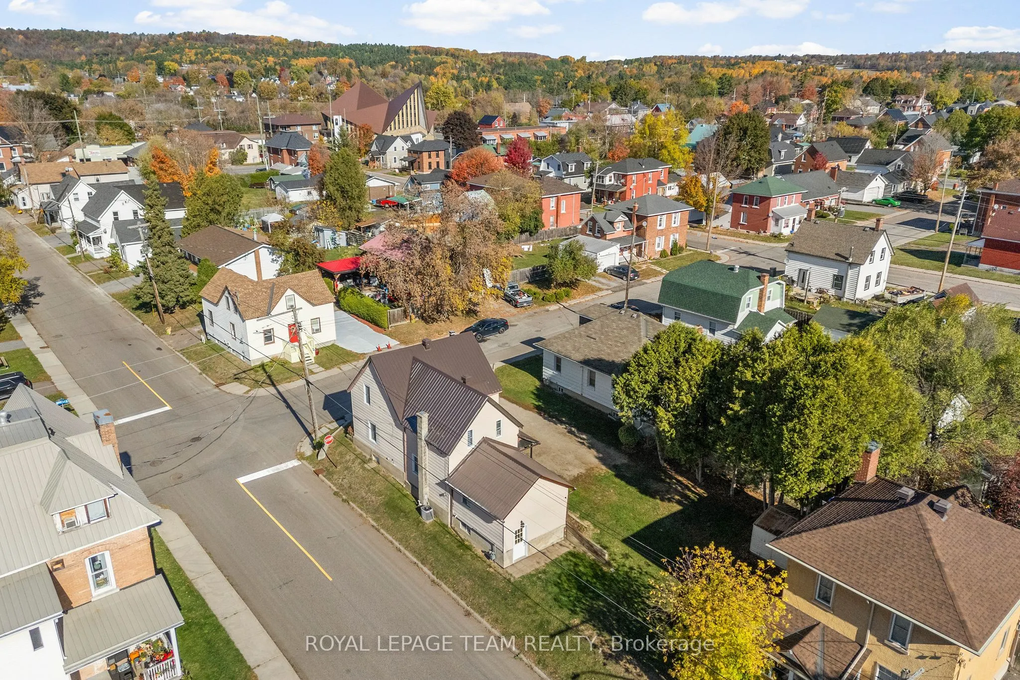 145 Munroe Avenue W