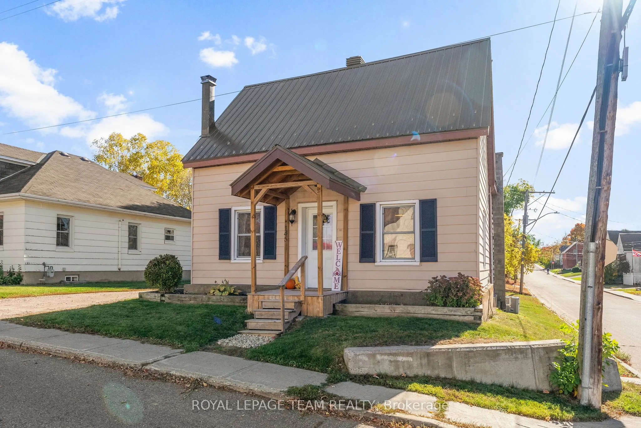 145 Munroe Avenue W