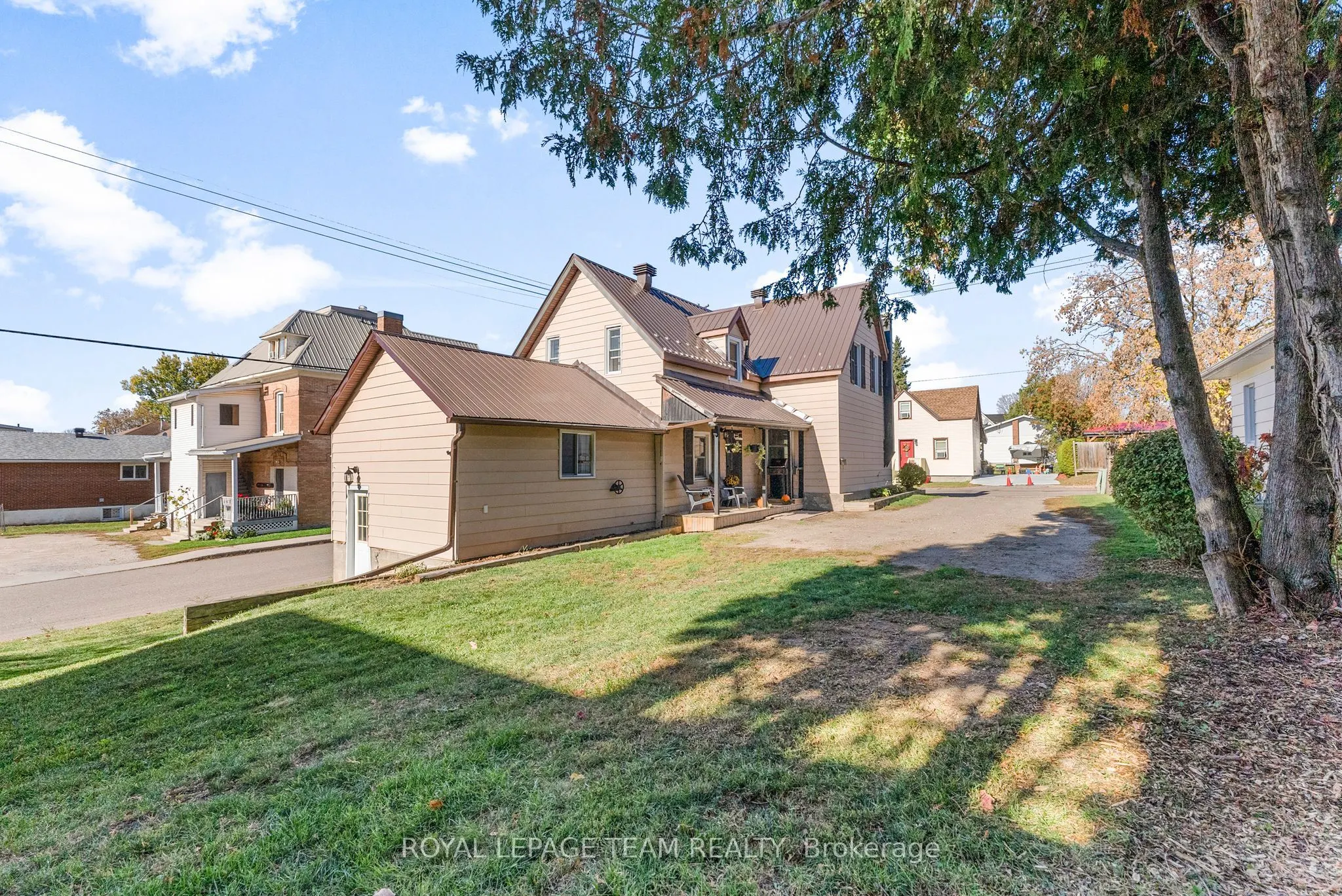 145 Munroe Avenue W